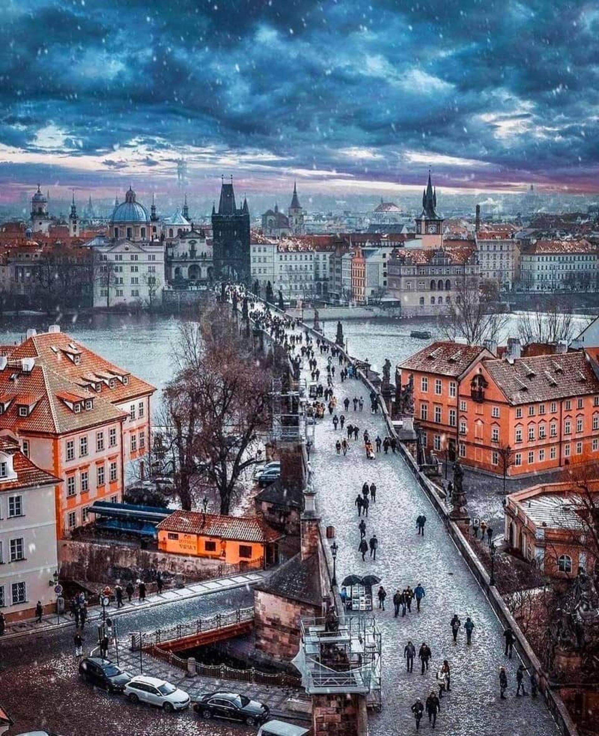 پل کارل، منبع: صفحه اینستاگرام praugetravelers