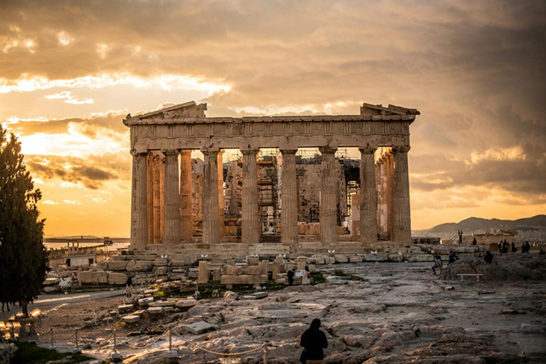 پارتنون؛ منبع عکس: Unsplash؛ عکاس: Josh Stewart