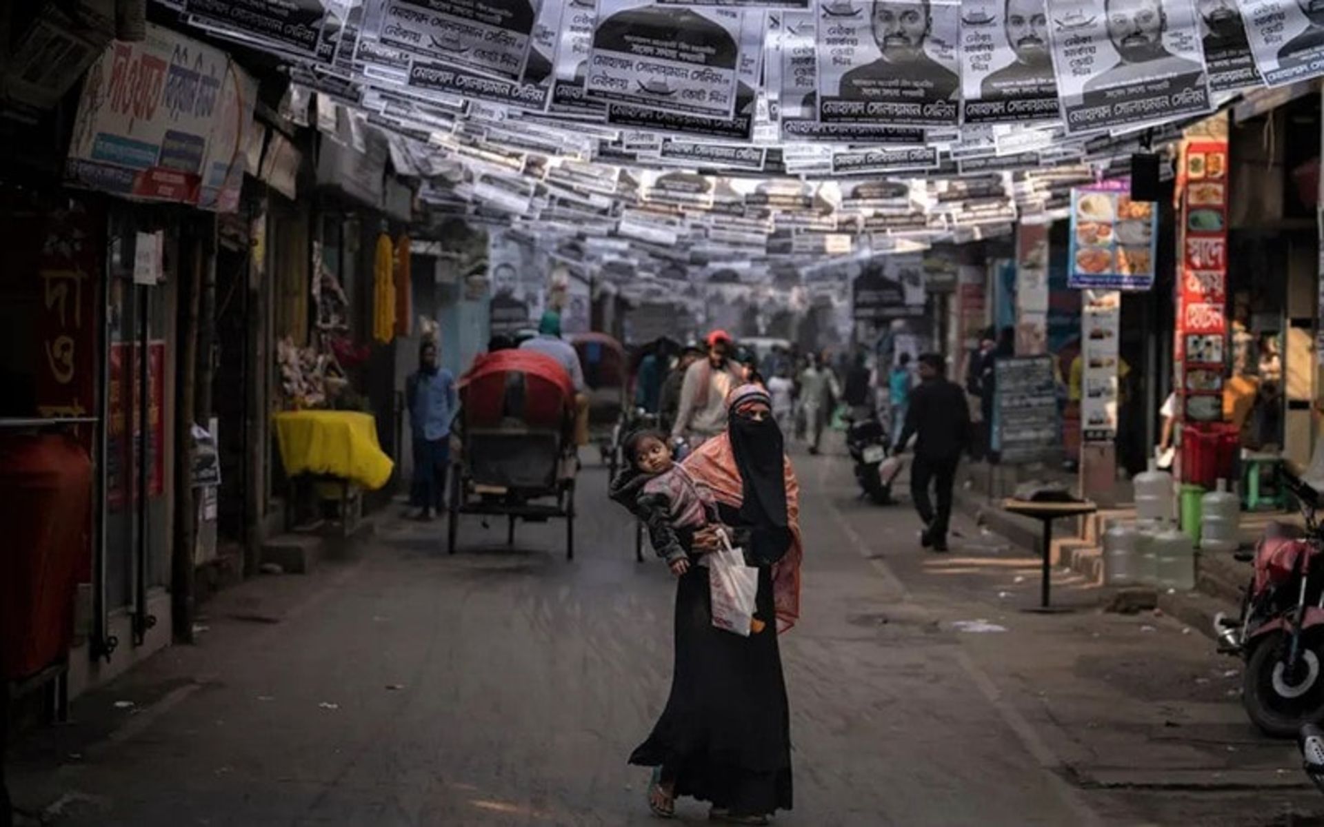 پوسترهای انتخابات در بنگلادش