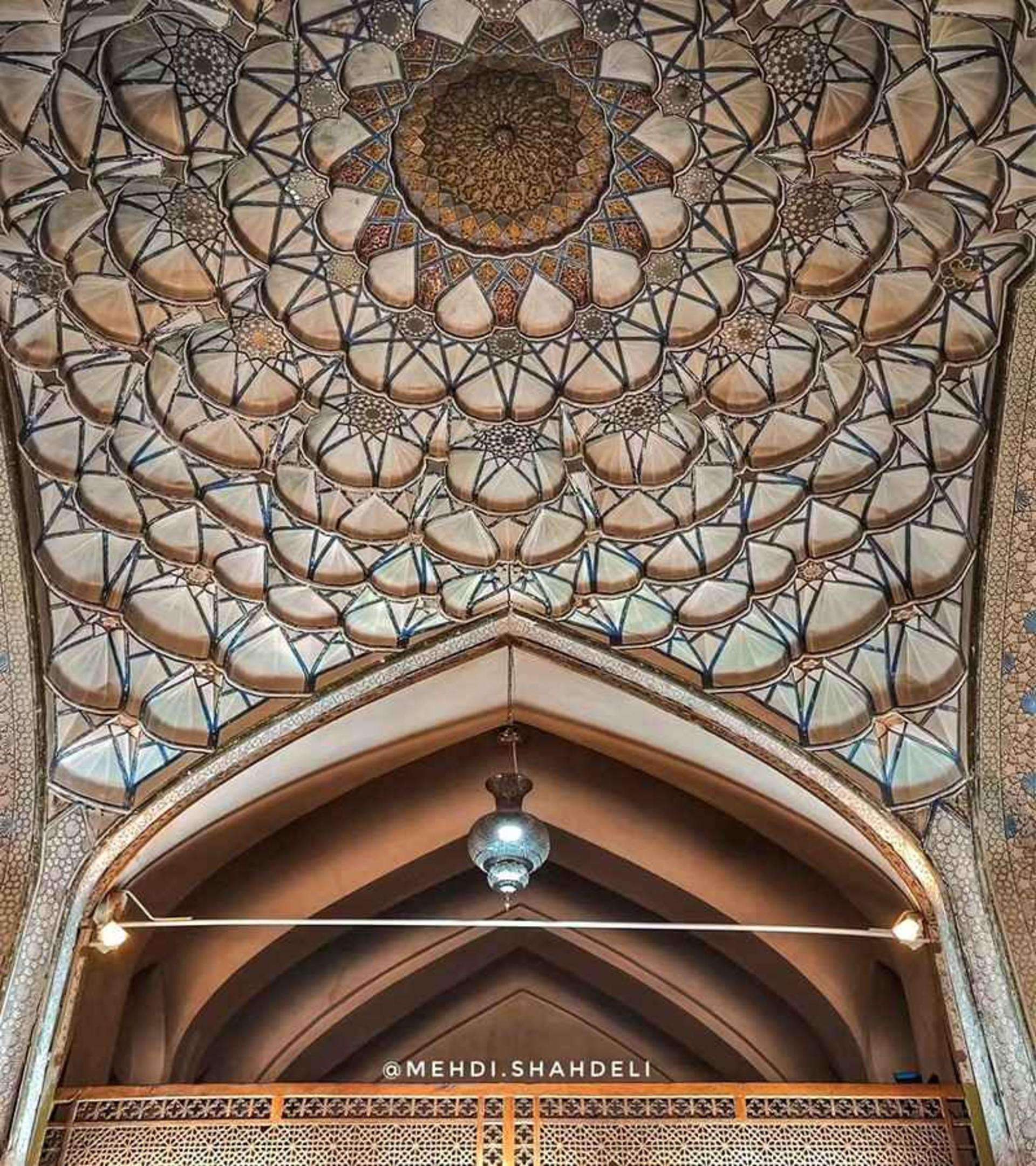 تزیینات سقف در خانه مارتا پیترز، منبع عکس: اینستاگرام mehdi.shahdeli@، عکاس: مهدی شاه‌دلی