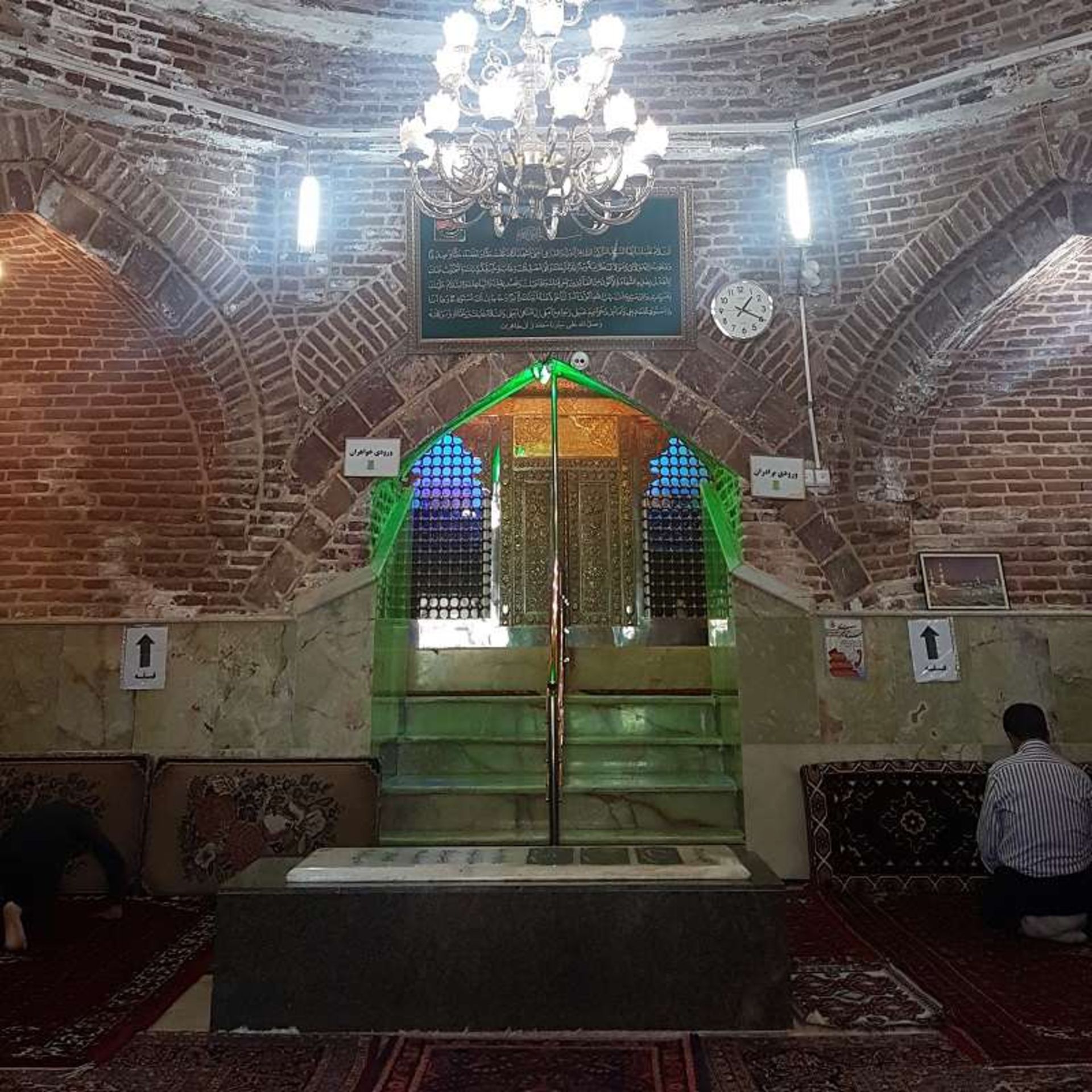 شبستان امامزاده کوه همدان؛ منبع عکس: گوگل مپ؛ عکاس: فائزه فروغی
