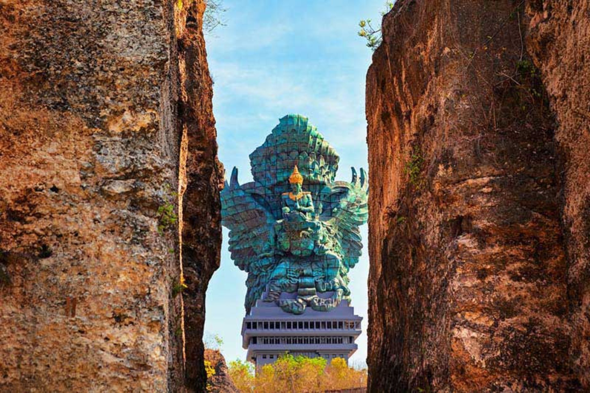 مجسمه‌ای در پارک فرهنگی گارودا ویشنو کنسانا ( Garuda Wisnu Kencana)