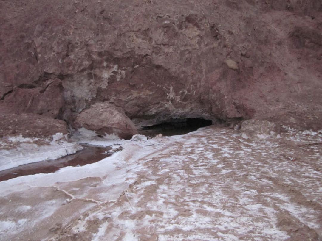 نمای ورودی از غار نمکدان قشم، منبع عکس: ویکی مدیا، عکاس: 
