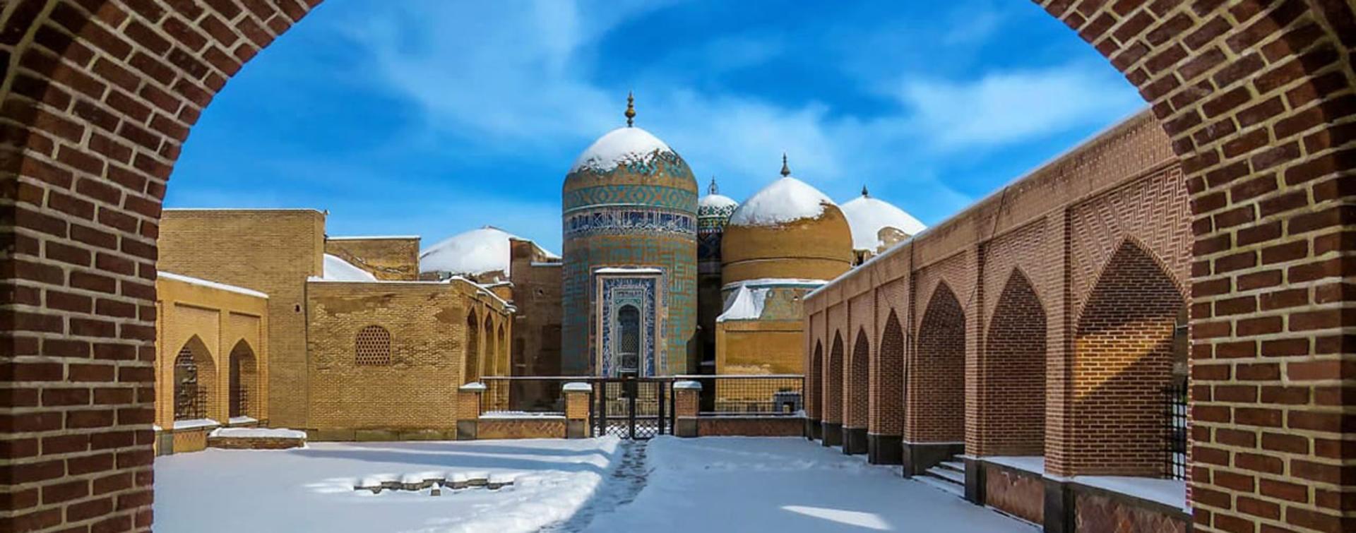 بقعه شیخ صفی الدین اردبیلی؛ منبع عکس: ویکی‌مدیا؛ عکاس: صالح آبروش