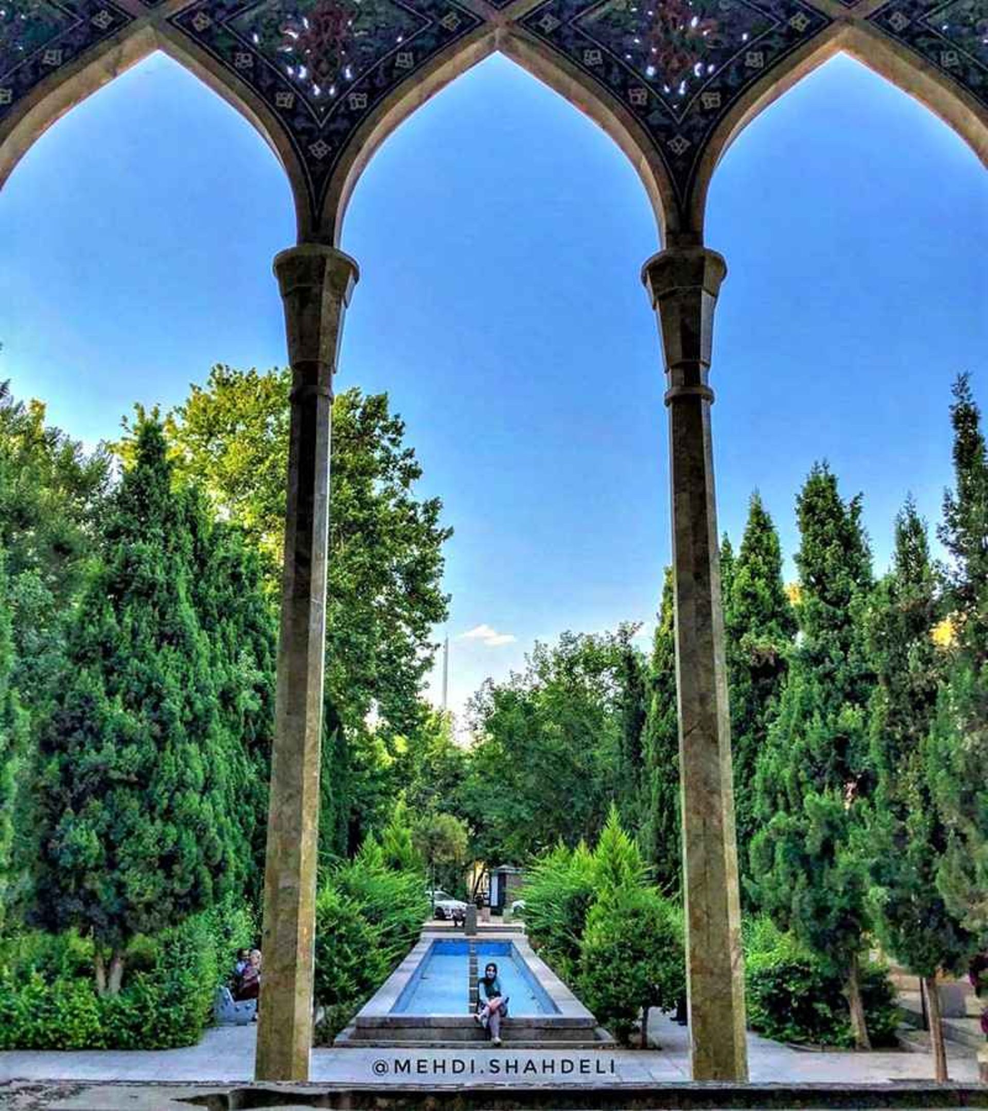 باغ آرامگاه صائب تبریزی، منبع عکس: اینستاگرام mehdi.shahdeli@، عکاس: مهدی شاه‌دلی