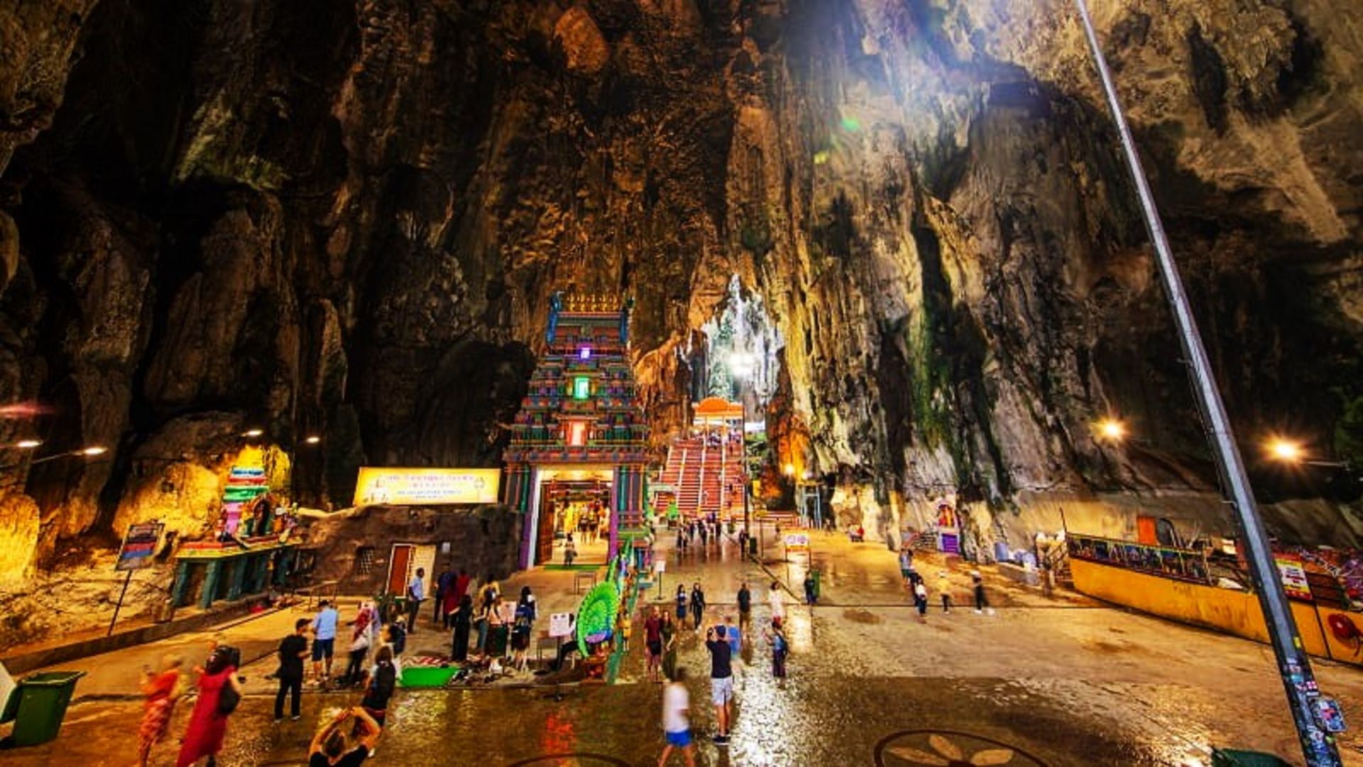 غار باتو، منبع: Expedia.co.in