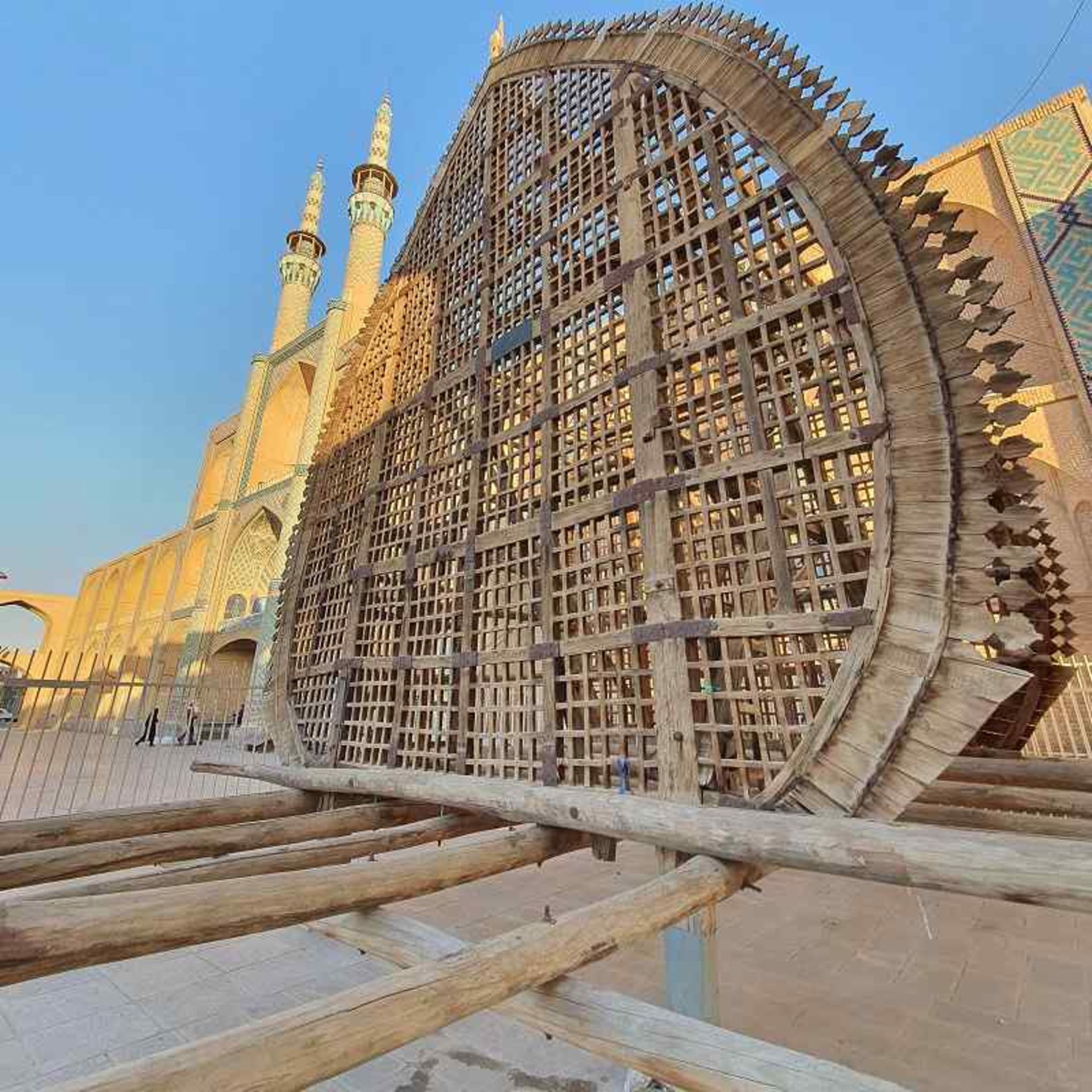نخل میدان امیر چخماق؛ منبع عکس: گوگل مپ؛ عکاس: omid360 Studio