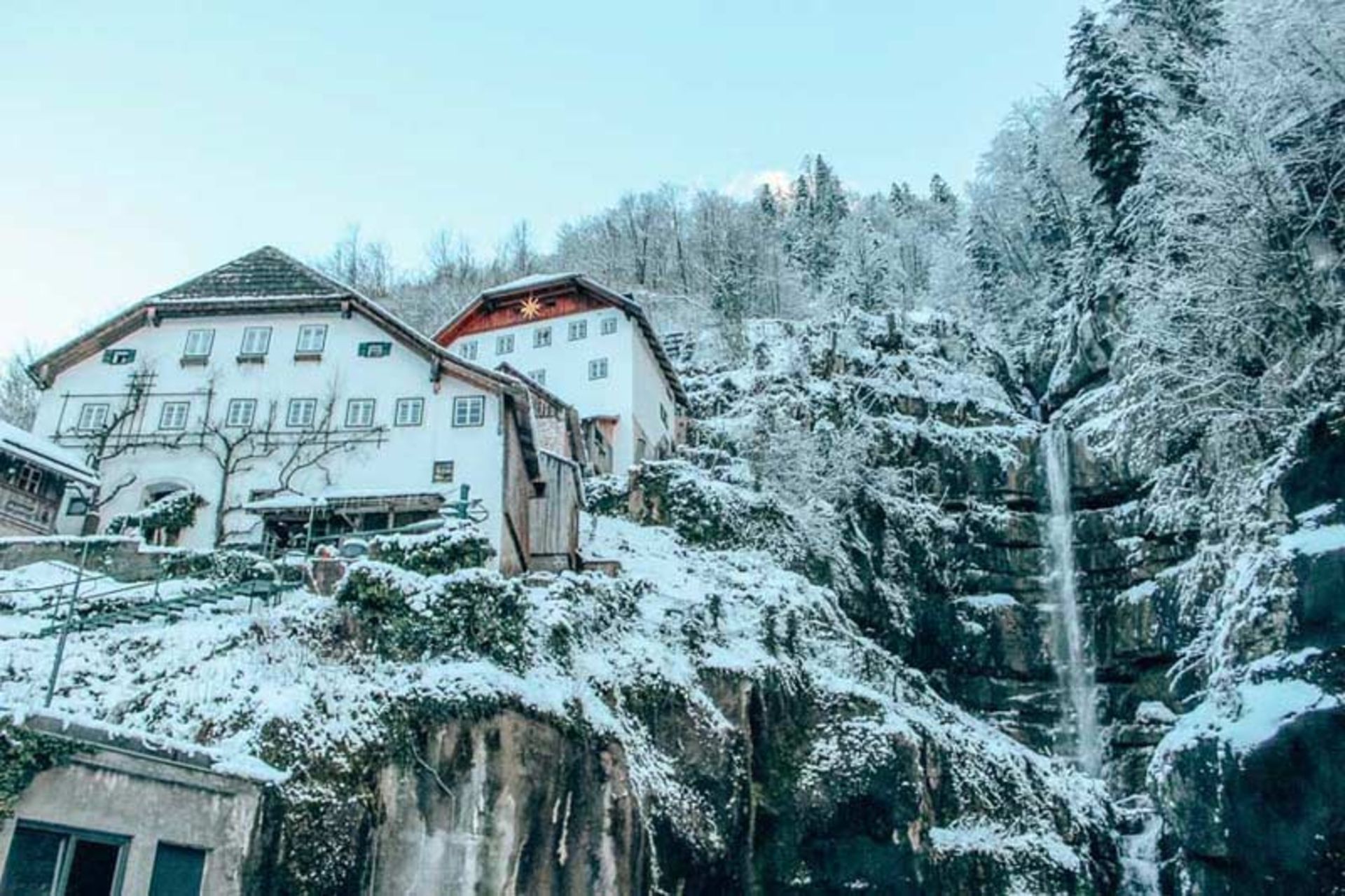 خانه‌هایی در ارتفاعات هال اشتات