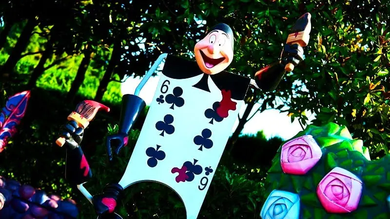 هزارتوی عجیب آلیس، منبع: cafemickey.com