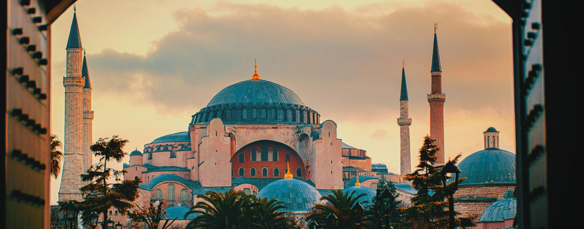 مسجد ایاصوفیه استانبول؛ منبع عکس: Unsplash؛ عکاس: Ibrahim Uzun