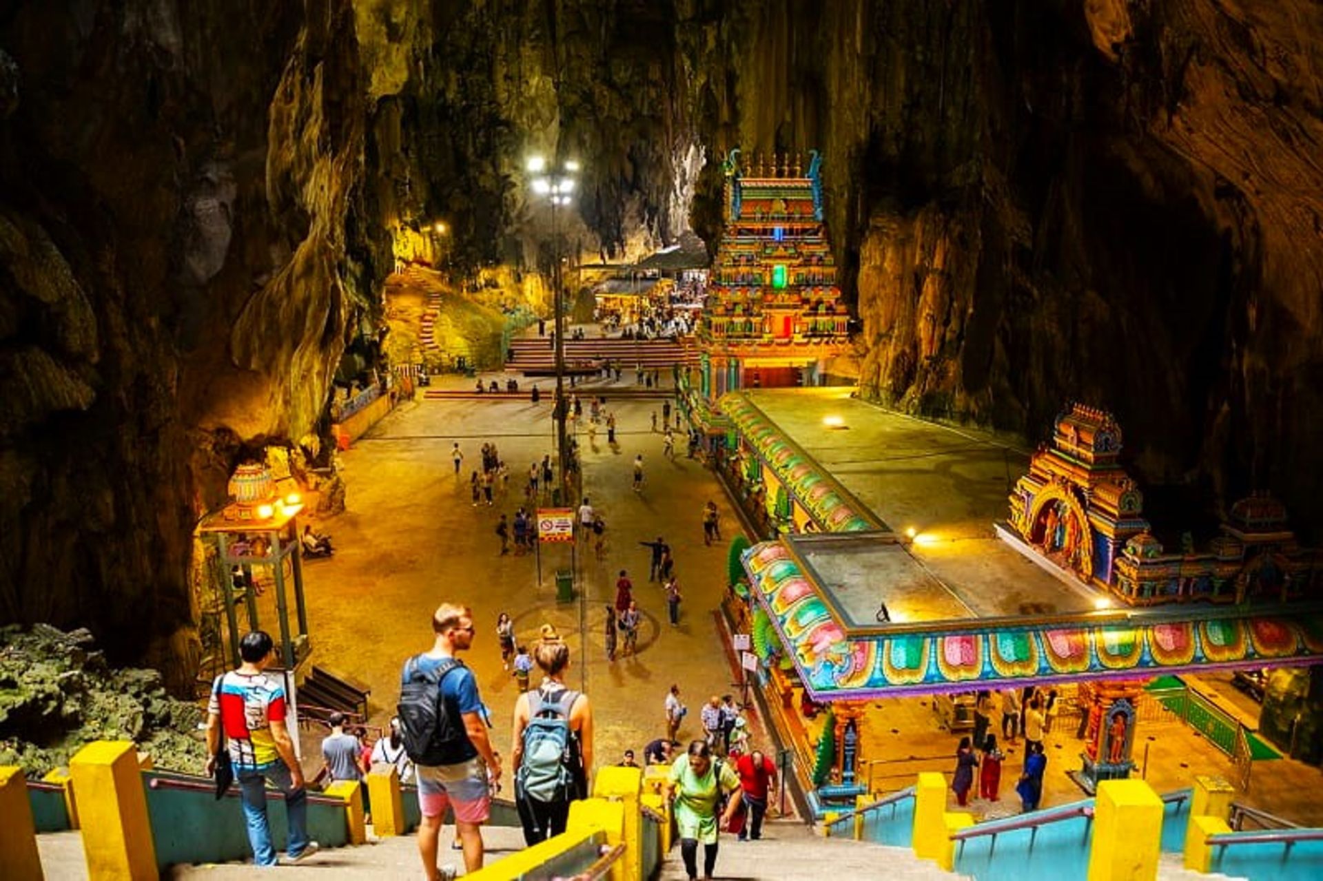 غار باتو، منبع: roadaffair.com