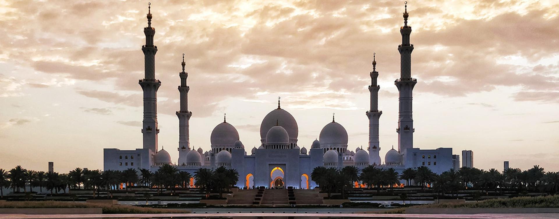 مسجد شیخ زاید؛ منبع عکس: Unsplash؛ عکاس: Farhan Khan