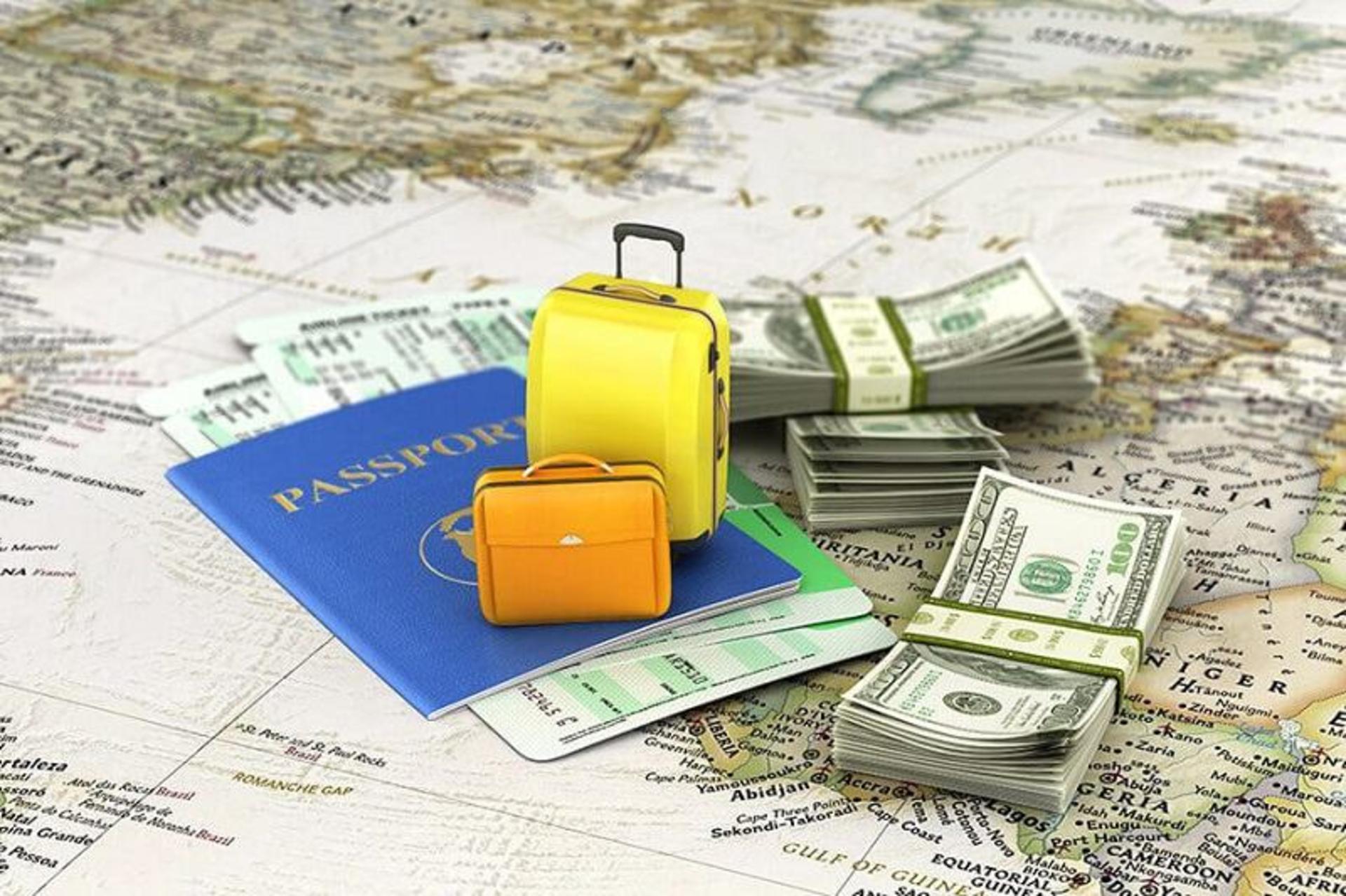 اسکناس دلار روی نقشه؛ منبع عکس: وب‌سایت indus.travel؛ عکاس: نامشخص