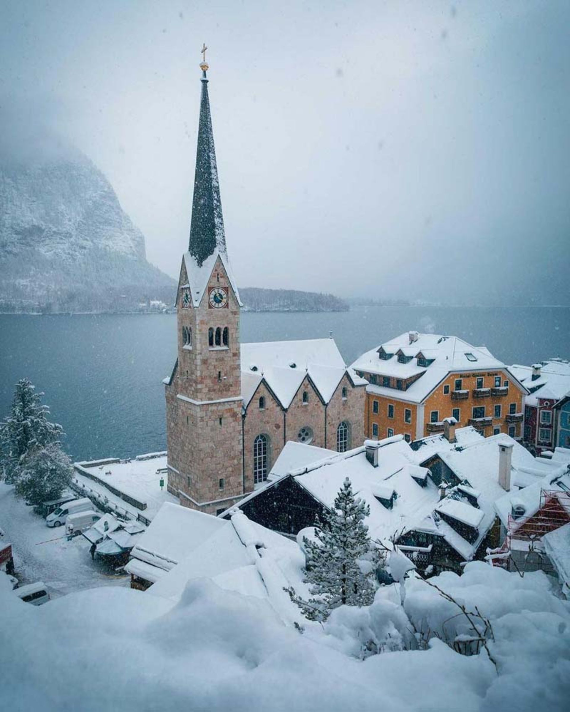 ساختمان بلندی در هال اشتات 