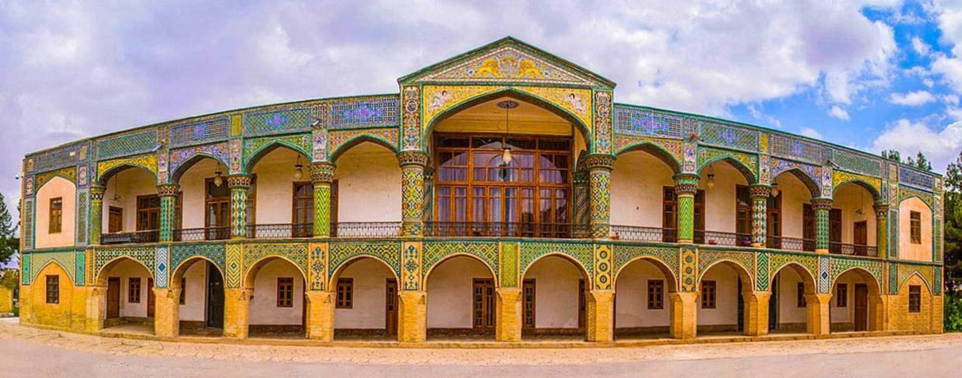 عمارت سردار مفخم بجنورد؛ منبع عکس: ویکی‌مدیا؛ عکاس: S.ahmad.mirzai