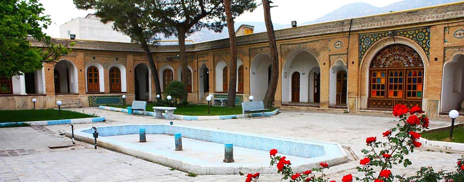 کاخ فلاحتی؛ منبع عکس: ویکی‌مدیا؛ عکاس: مهرداد جمالی فیروزآبادی