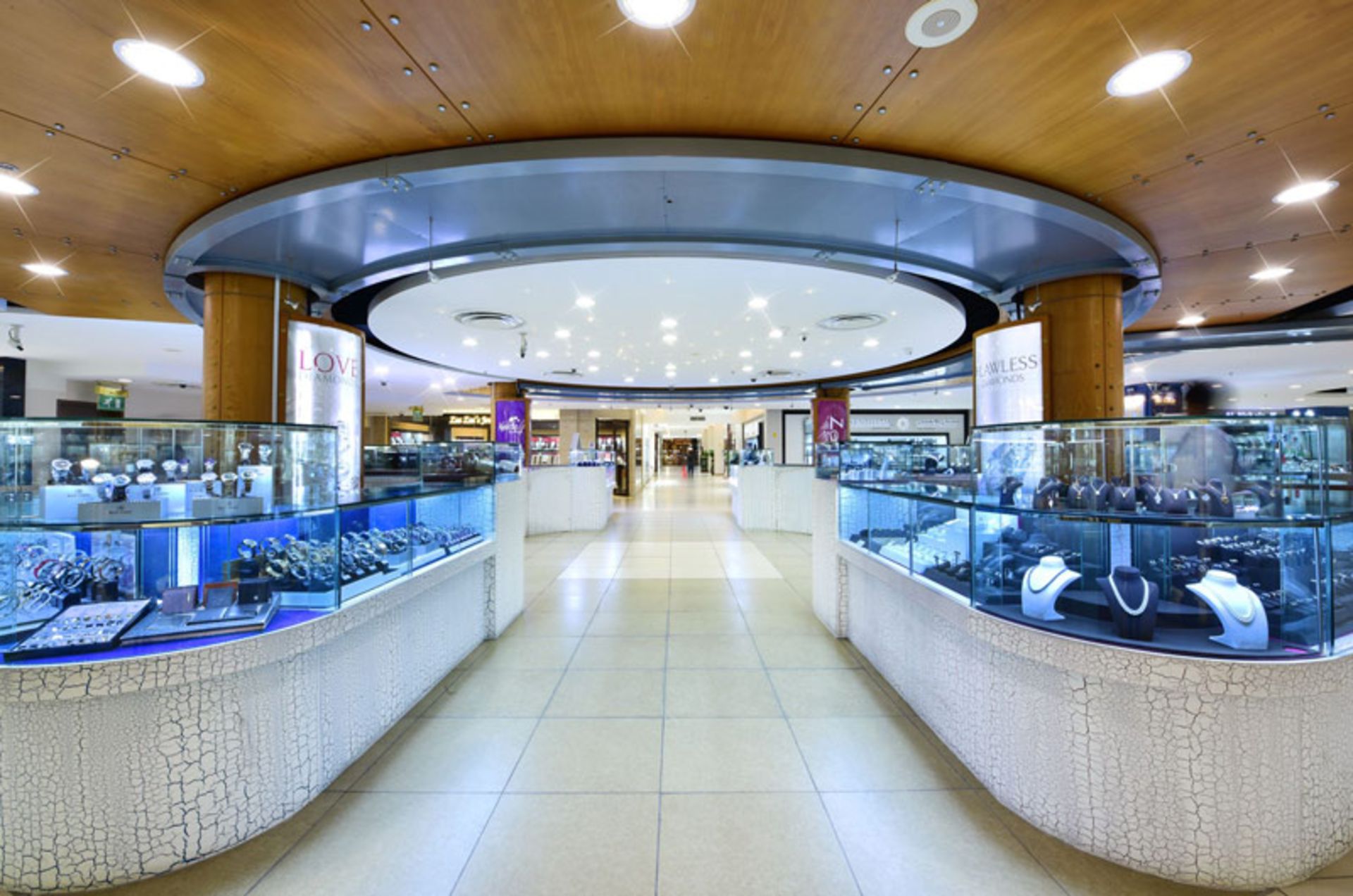 غرفه‌های پارک طلا و الماس دبی؛ منبع عکس: Gold and Diamond Park، عکاس: نامشخص