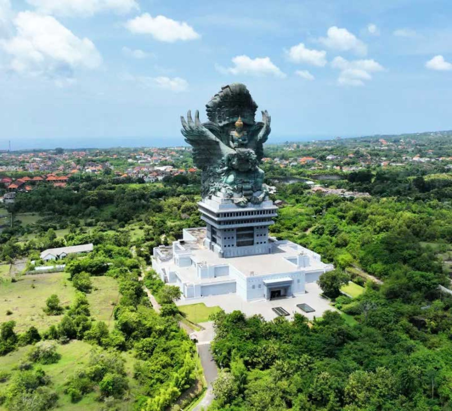 دورنمایی از پارک فرهنگی  تفریحی گارودا ویشنو (Garuda Wisnu Kencana) اندونزی