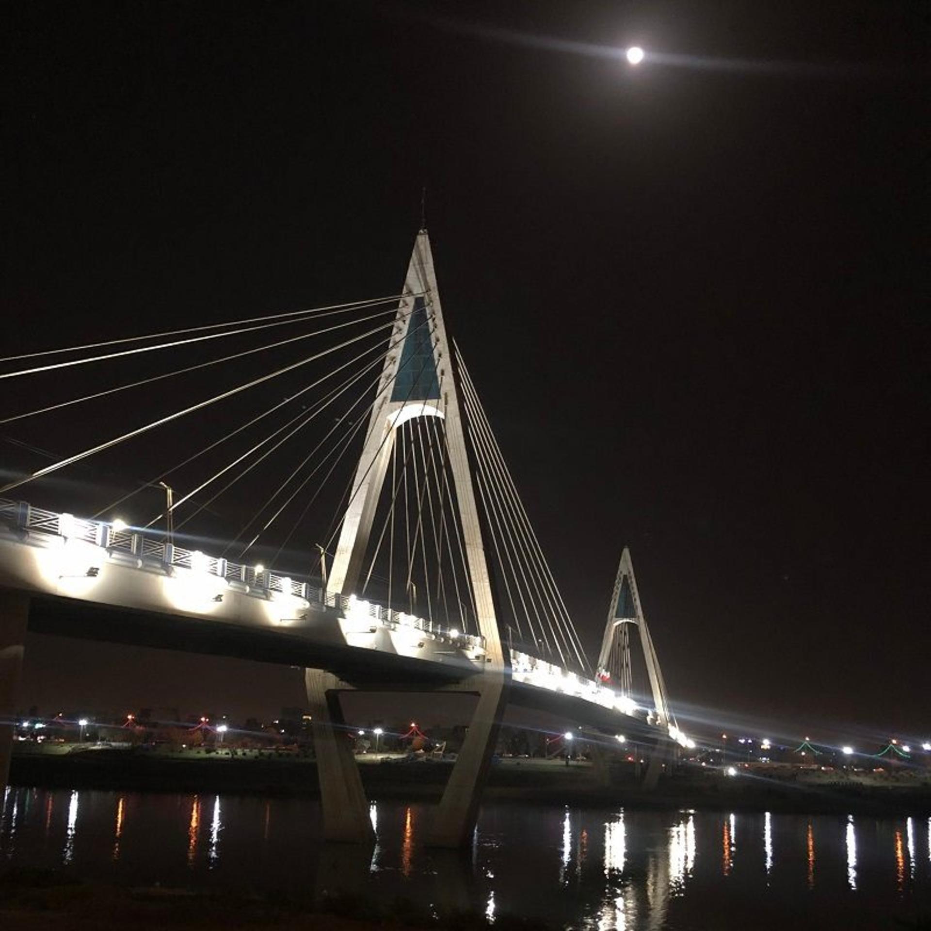 پل هشتم اهواز در شب؛ منبع عکس: گوگل مپ؛ عکاس: آرش پوررحیمی