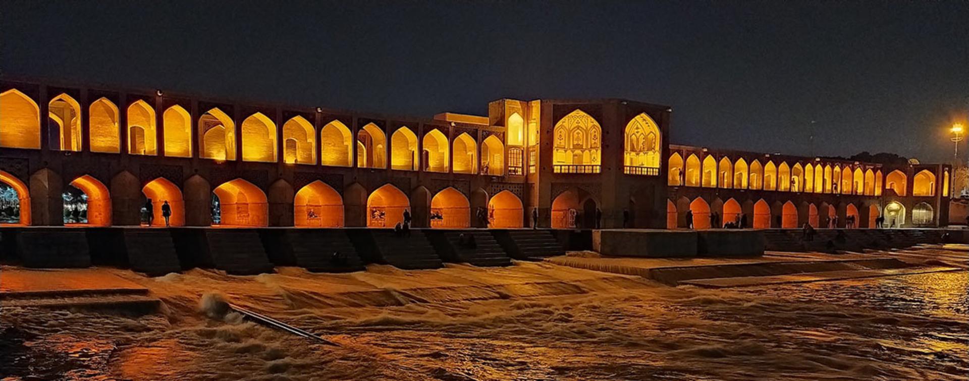 پل خواجوی اصفهان؛ منبع عکس: Unsplash؛ عکاس: محمد نصر