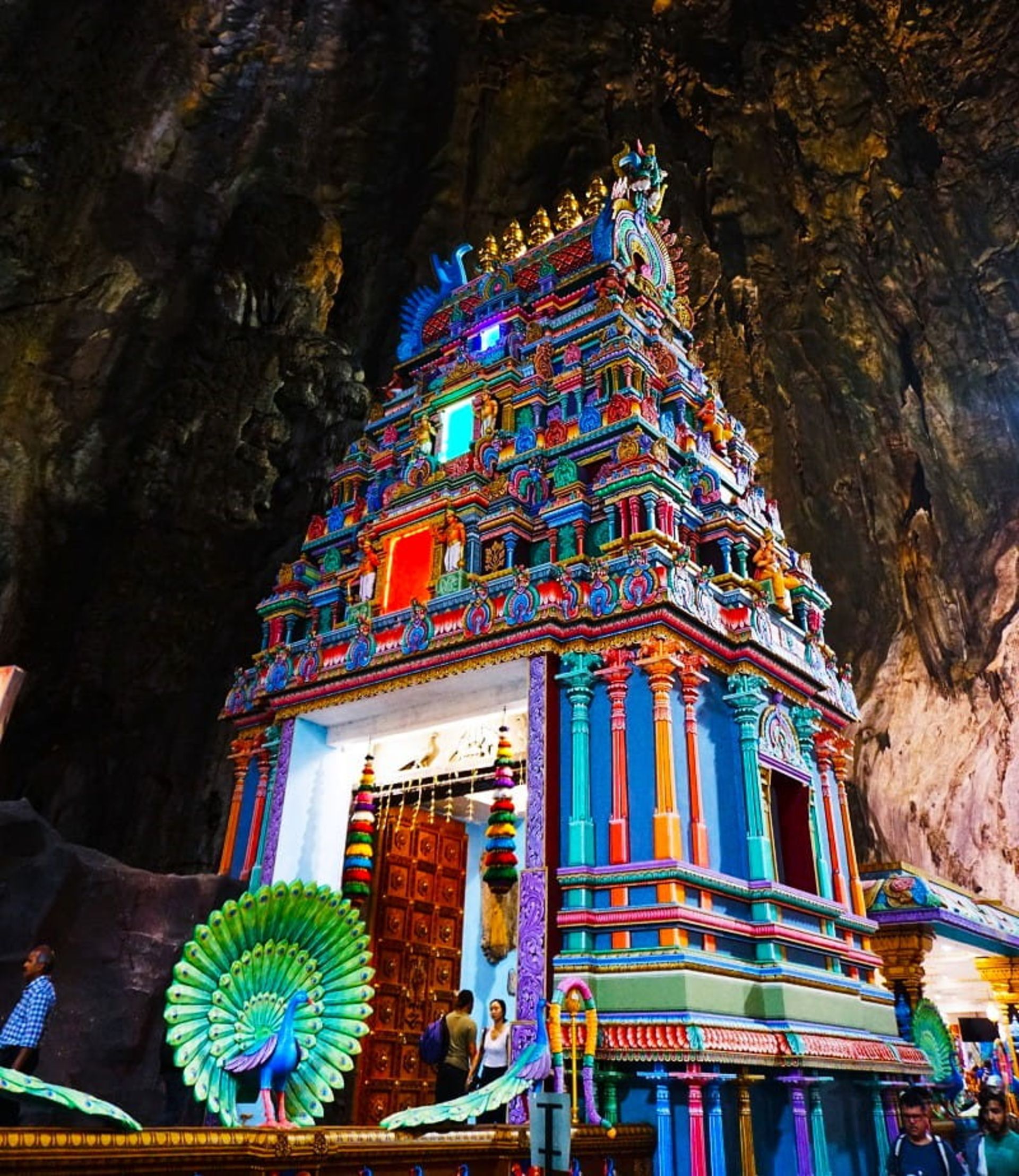 غار باتو، منبع: carolinerosetravel.com