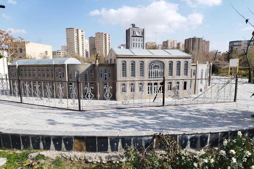 پارک مینیاتور تبریز (ماکت عمارت شهرداری تبریز)؛ منبع عکس: google maps؛ عکاس: Rasoul Aftabi 
