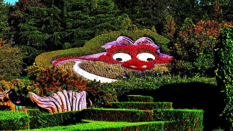 هزارتوی عجیب آلیس، منبع: cafemickey.com