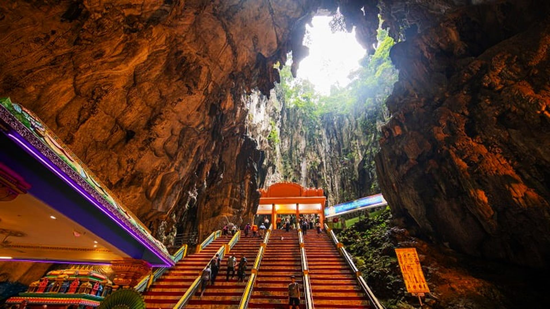 غار باتو، منبع: Expedia.co.in