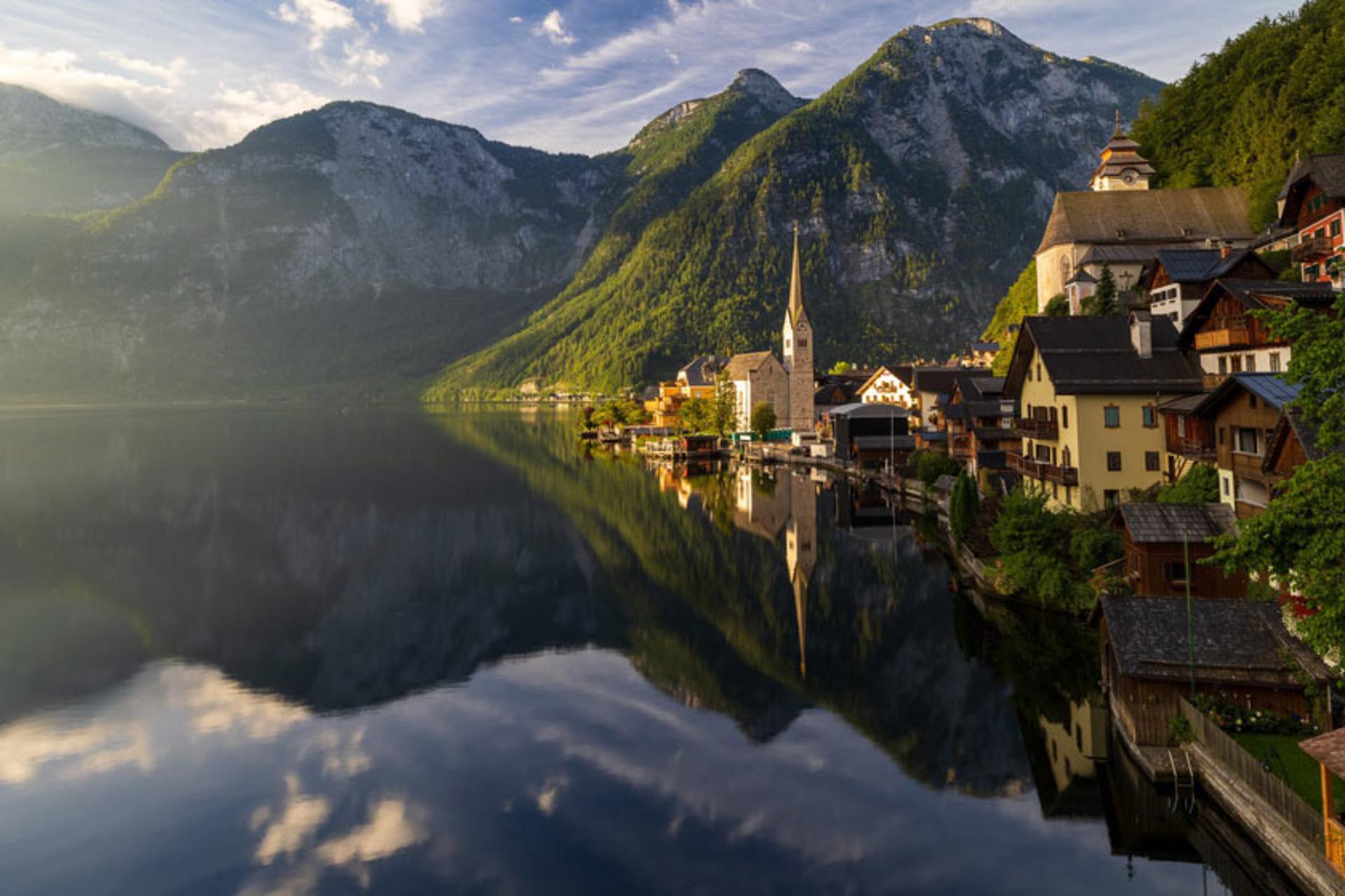 بناهای تاریخی هال اشتات؛ منبع عکس: وب سایت chasinghippoz.com؛ عکاس: نامشخص