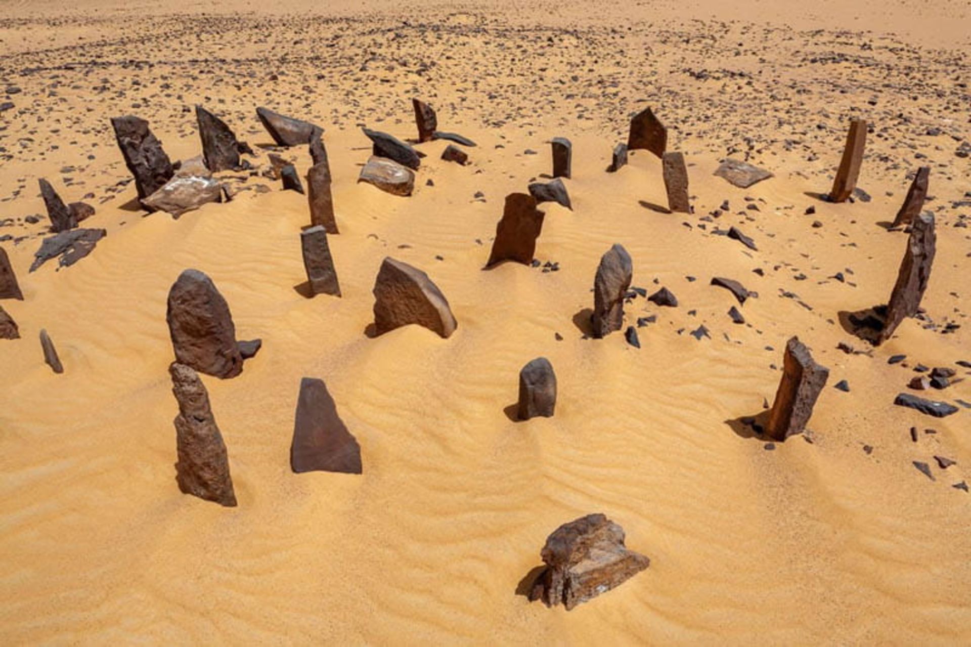 سنگ های نپتا پلایا؛ منبع عکس: atlasobscura؛ نام عکاس: نامشخص