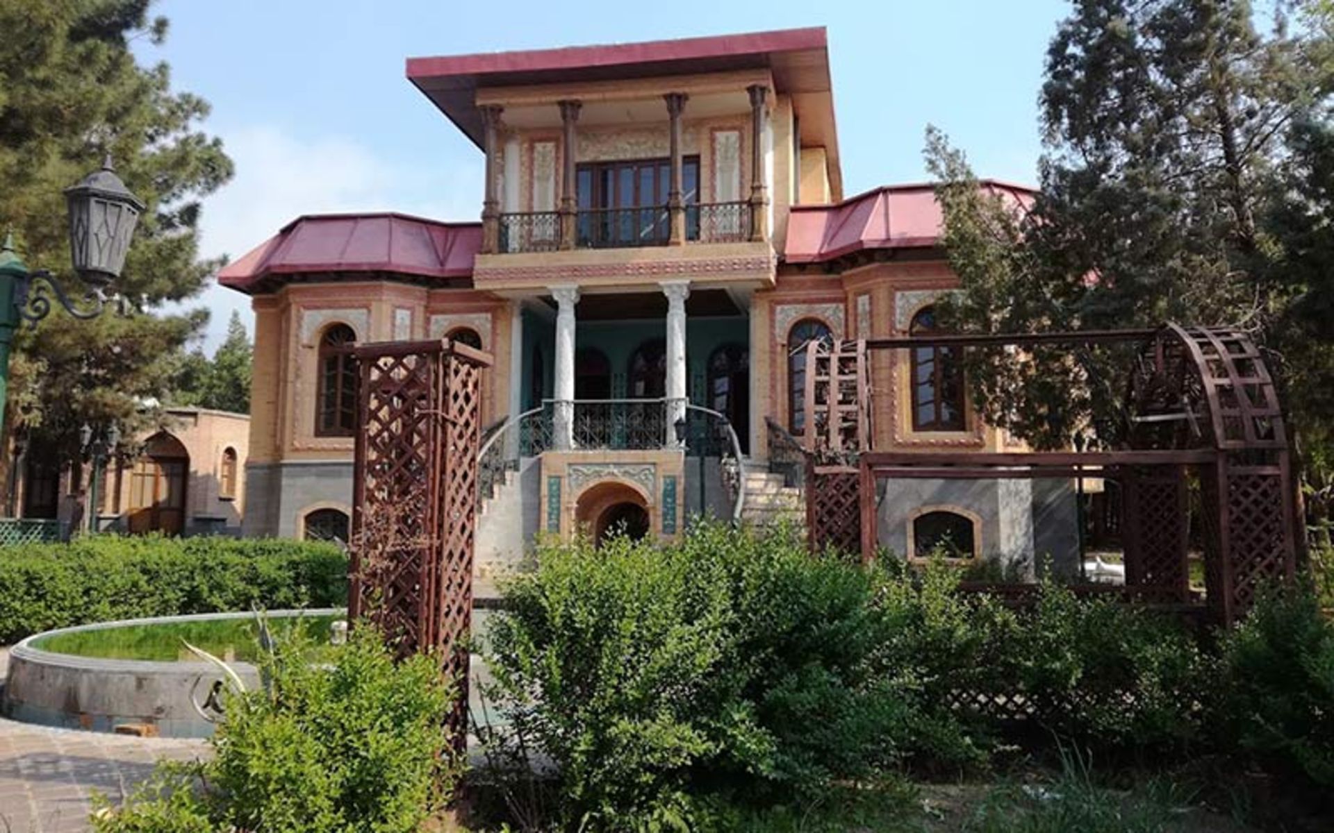 عمارتی در شهرک غزالی، منبع عکس: گوگل مپ، عکاس: 