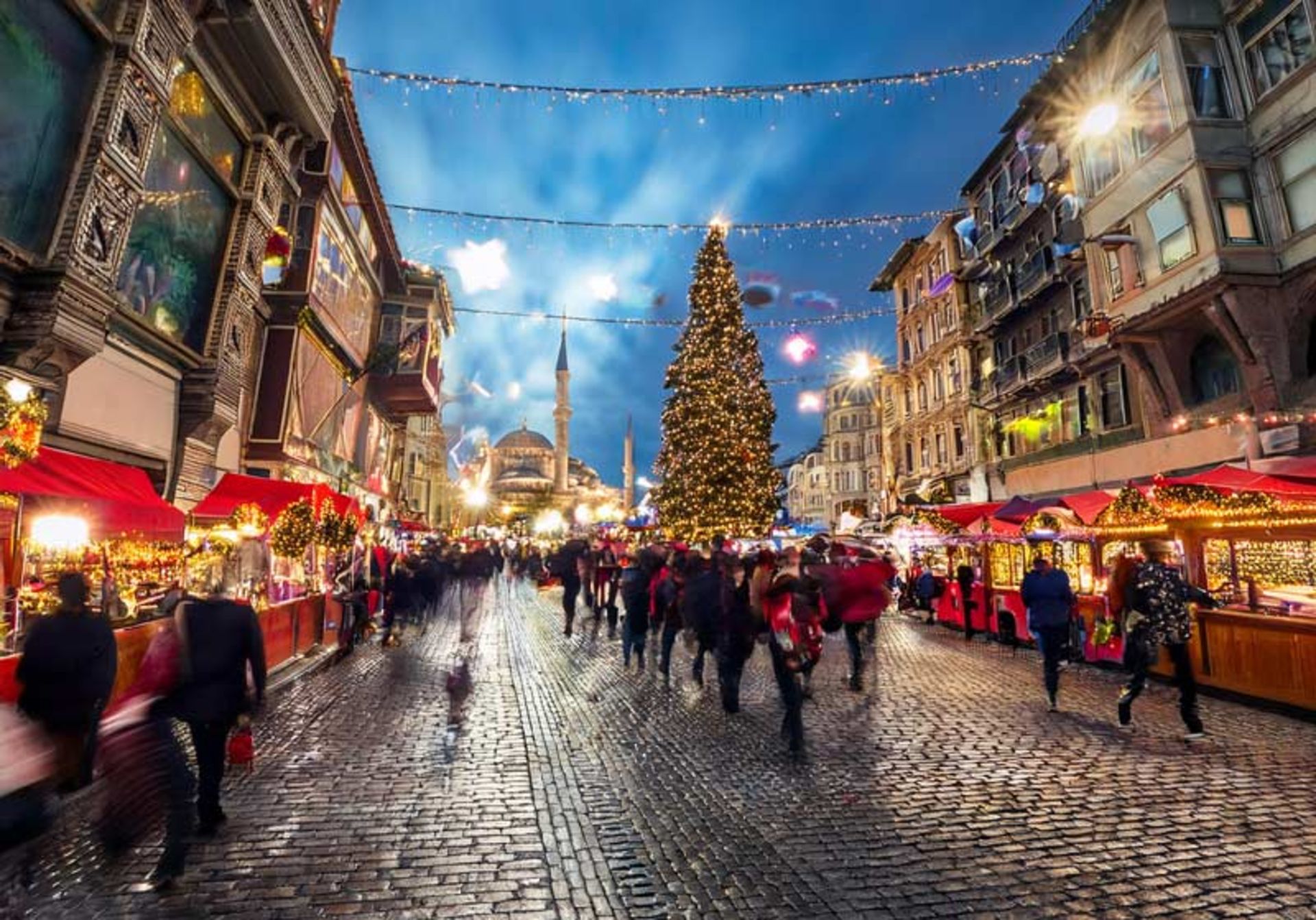 بازارهای کریسمس در استانبول؛ منبع عکس: وب سایت guidedistanbultours.com؛ عکاس: نامشخص
