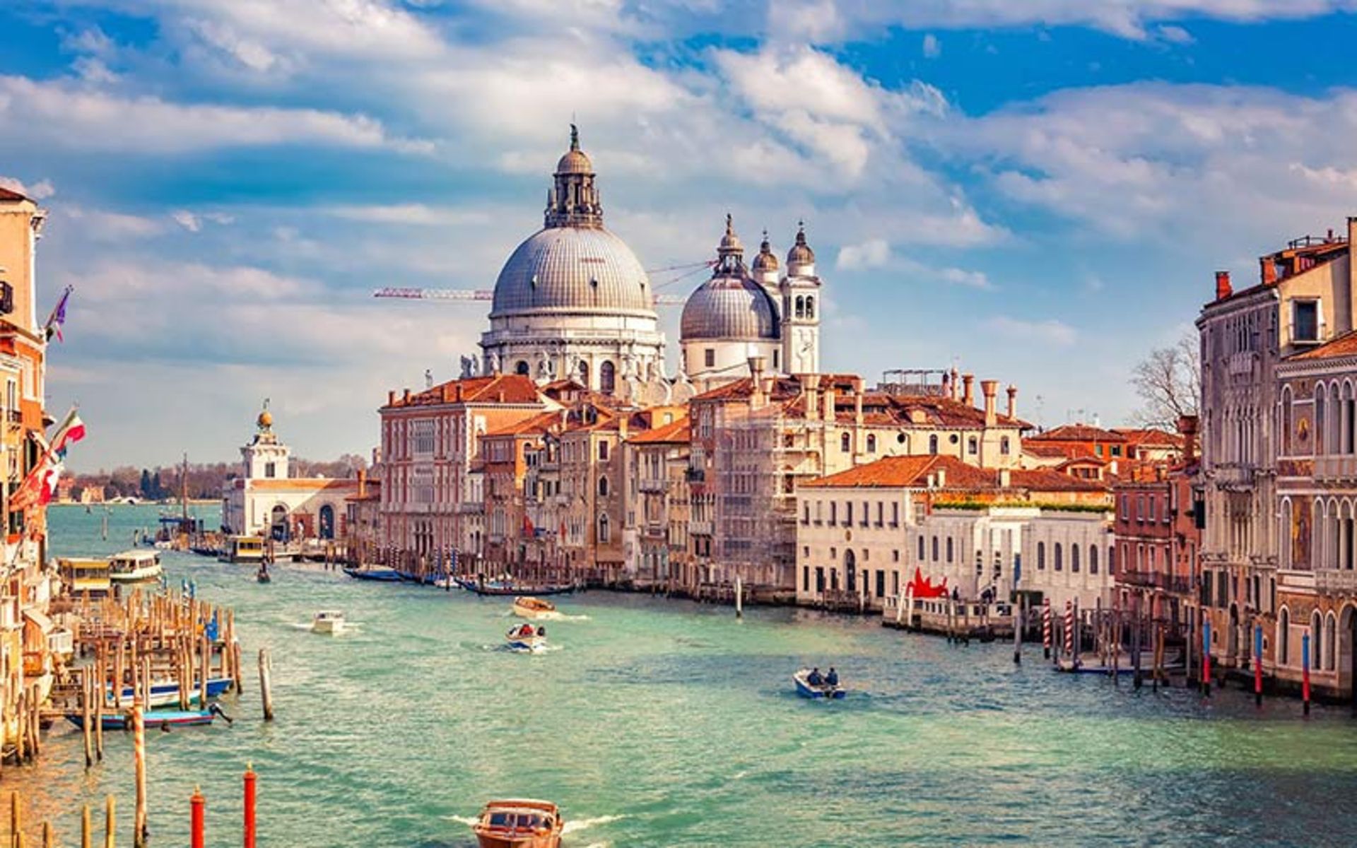 قایق سواری در ونیز، منبع عکس: cntraveller.com، عکاس: نامشخص