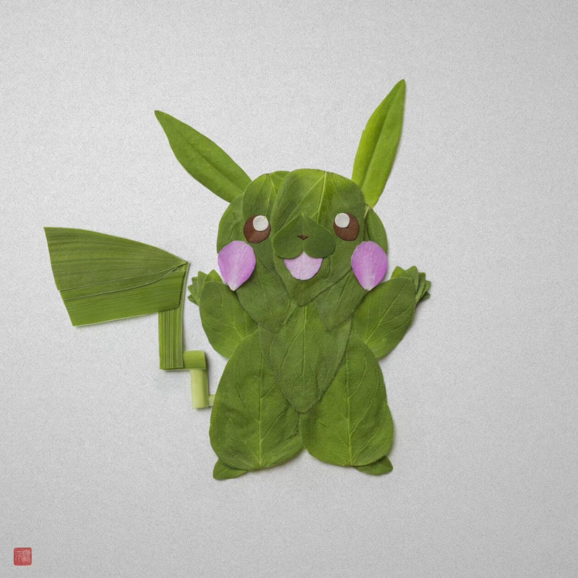 مجسمه برگی کاراکتر پیکاچو (Pikachu) در انیمیشن پوکمون