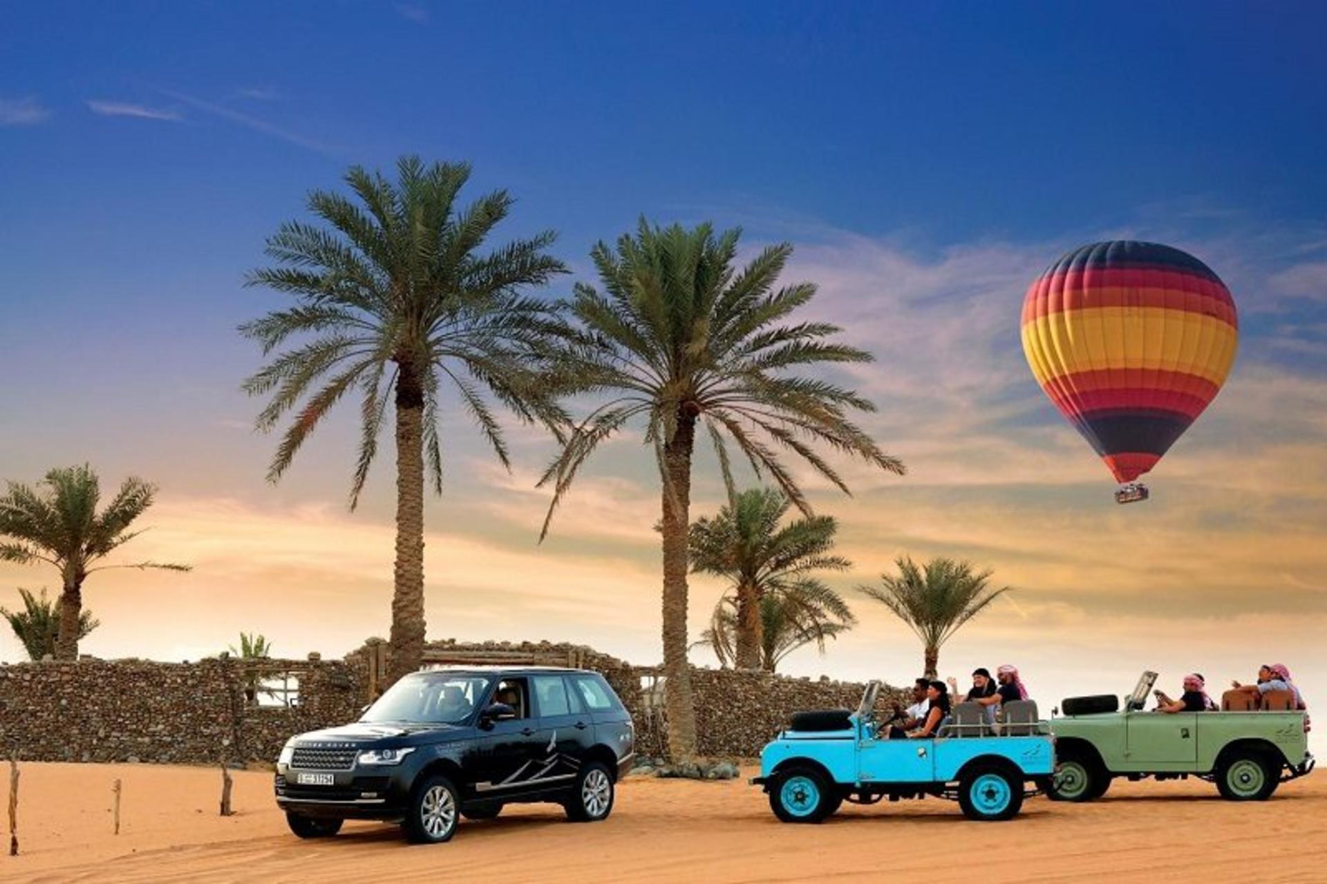 سافاری و بالن سواری در دبی؛ منبع عکس: وب سایت: Urban Desert Travel & Tours. عکاس نامشخص