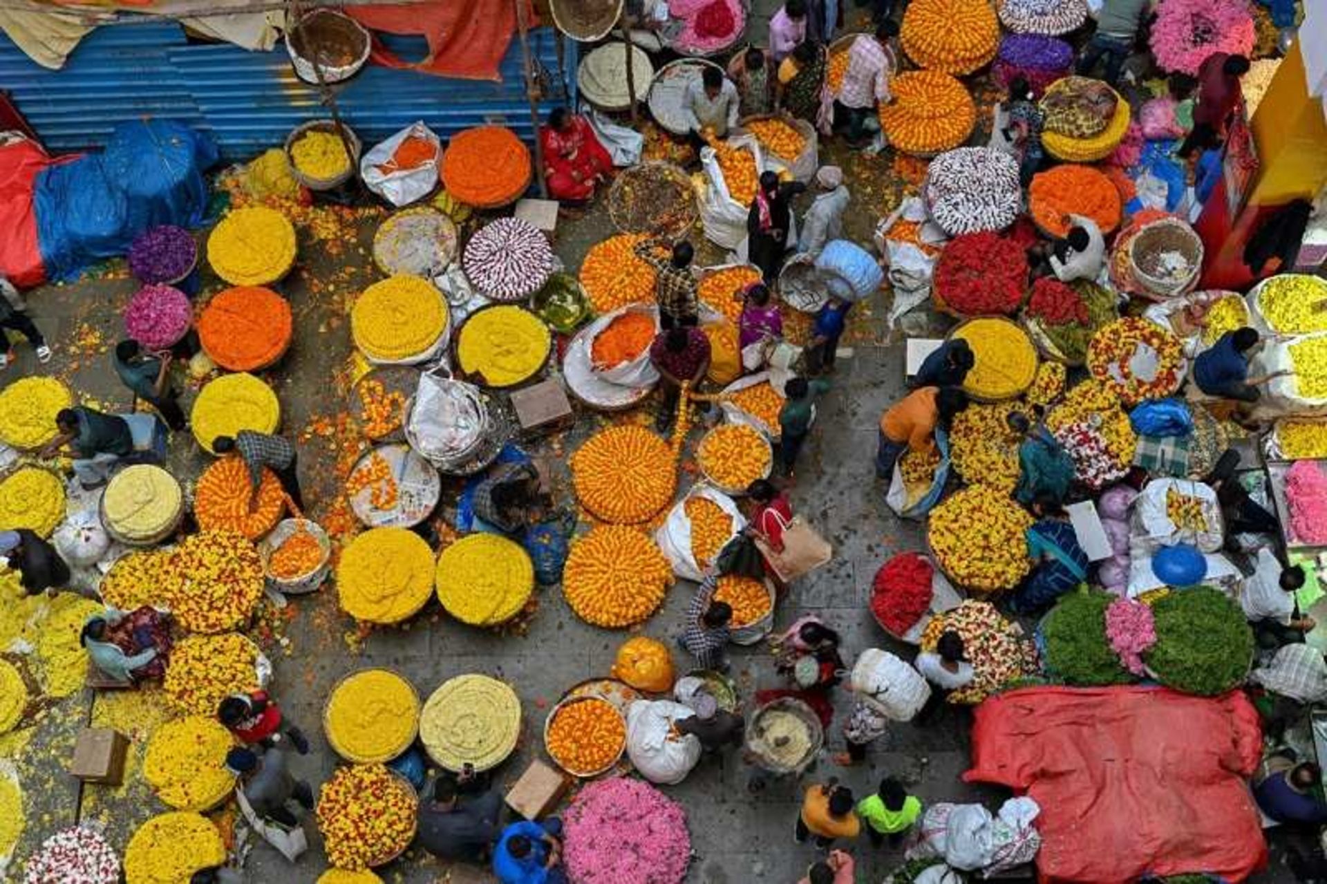 تدارکات جشن دیوالی؛ منبع عکس: وب سایت Edition.cnn.com. عکاس: Manjunath Kiran