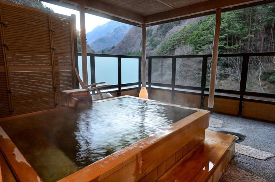 حمام و چشمه آب گرم هتل نیشیاما اونسن کیونکان ژاپن؛ منبع عکس: Tripadvisor، عکاس: نامشخص