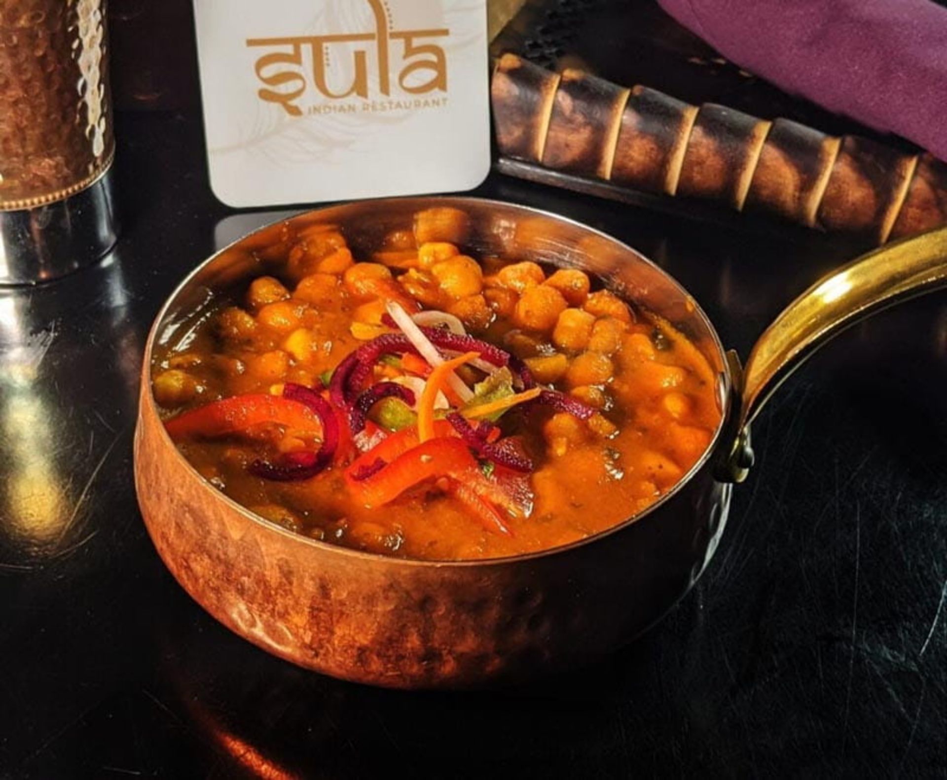 چوله یا کاری نخود هندی؛ منبع عکس: sulaindianrestaurant؛ نام عکاس: نامشخص