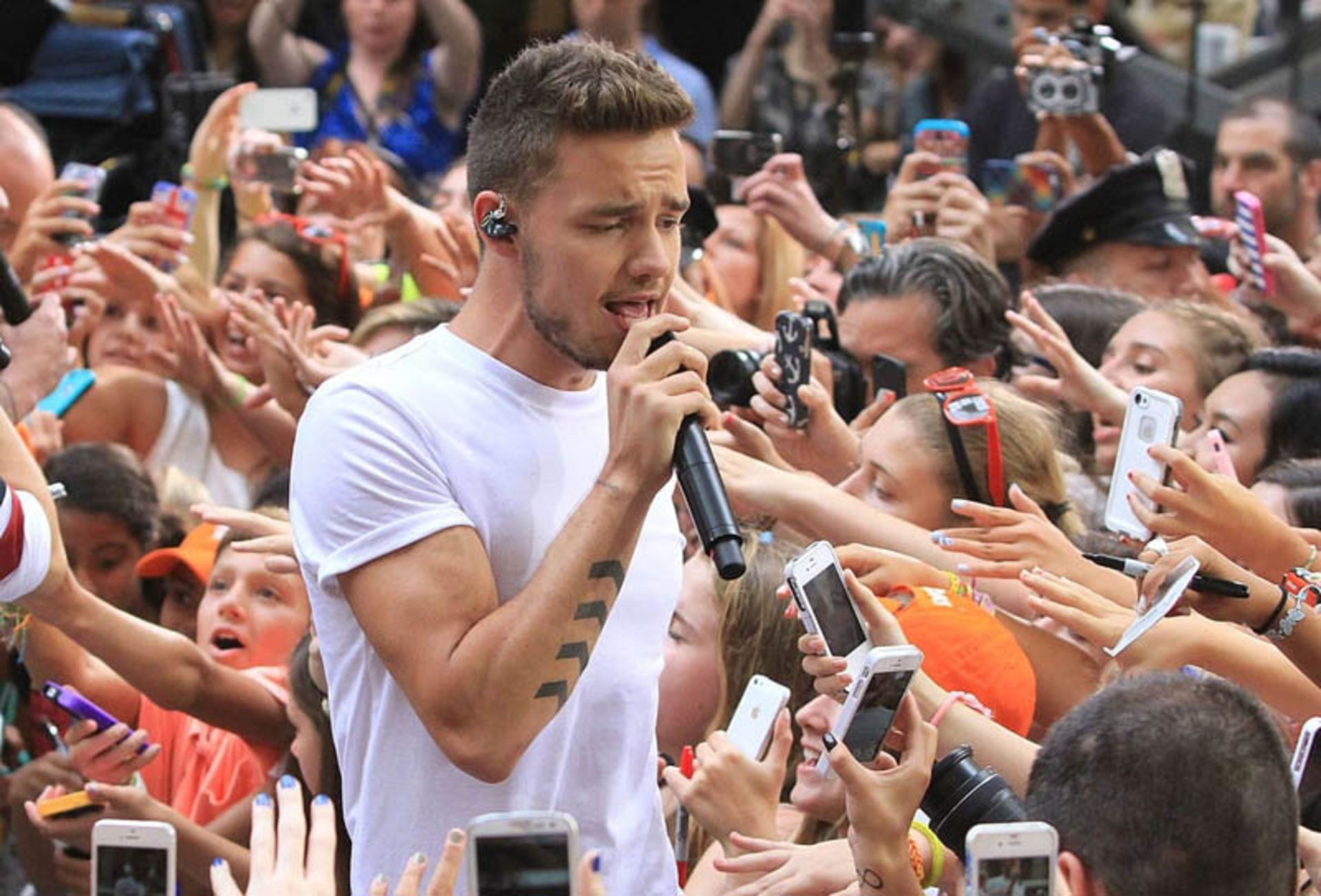 لیام پین (Liam Payne) خواننده فقید بریتانیایی در مجموعه کنسرت های امروزی سال ۲۰۱۳ در نیویورک؛ منبع عکس: the guardian؛ نام عکاس: نامشخص