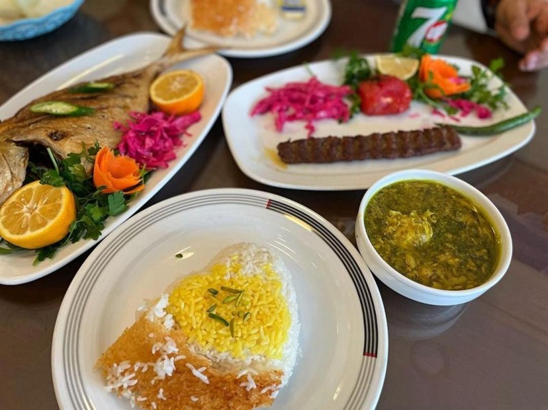 غذاهای شمالی در رستوران شمالی بهشت قشم؛ منبع عکس: اینستاگرام رستوران شمالی بهشت. عکاس: نامشخص