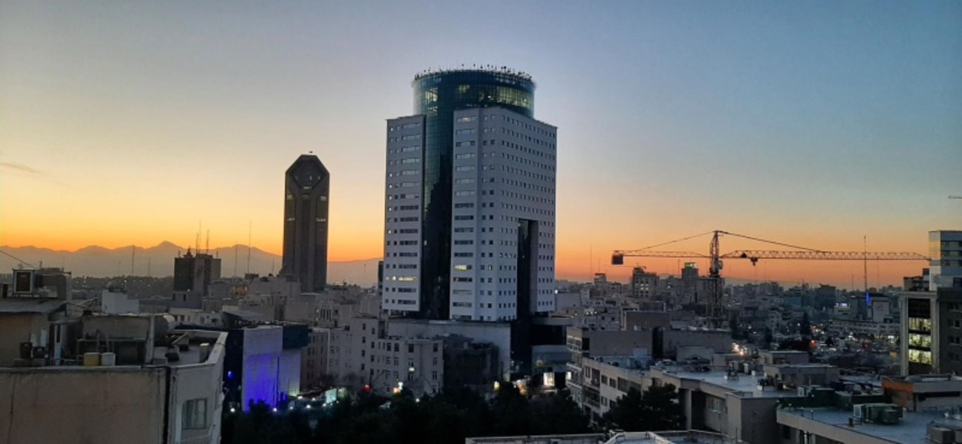نمای بیرونی برج نگار. منبع: وب سایت نشان. عکاس: نامشخص