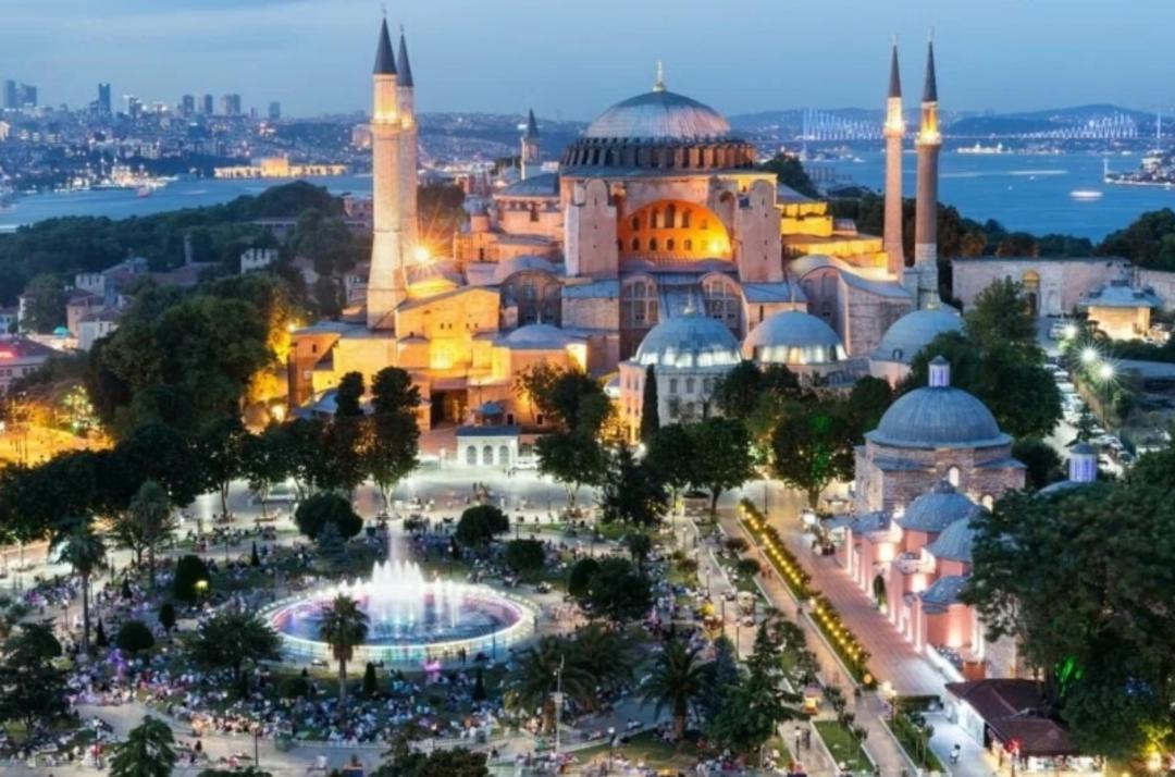 تصویر هوایی از استانبول؛ منبع عکس: سایت market.yandex.ru. عکاس: نامشخص
