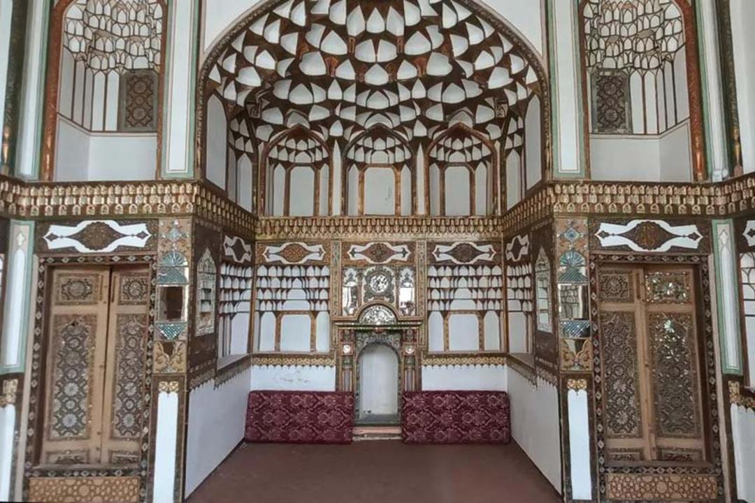 تزئینات داخلی خانه تاریخی مصورالملکی اصفهان؛ منبع عکس: اینستاگرام (mhdigolipour@)؛ عکاس: مهدی گلی پور