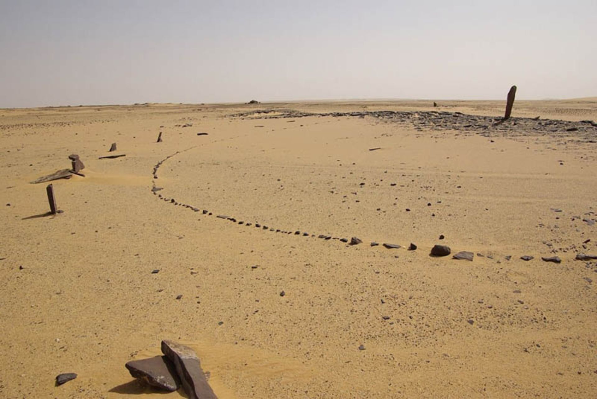 دایره سنگی نپتا پلایا؛ منبع عکس: thearchaeologist؛ نام عکاس: نامشخص