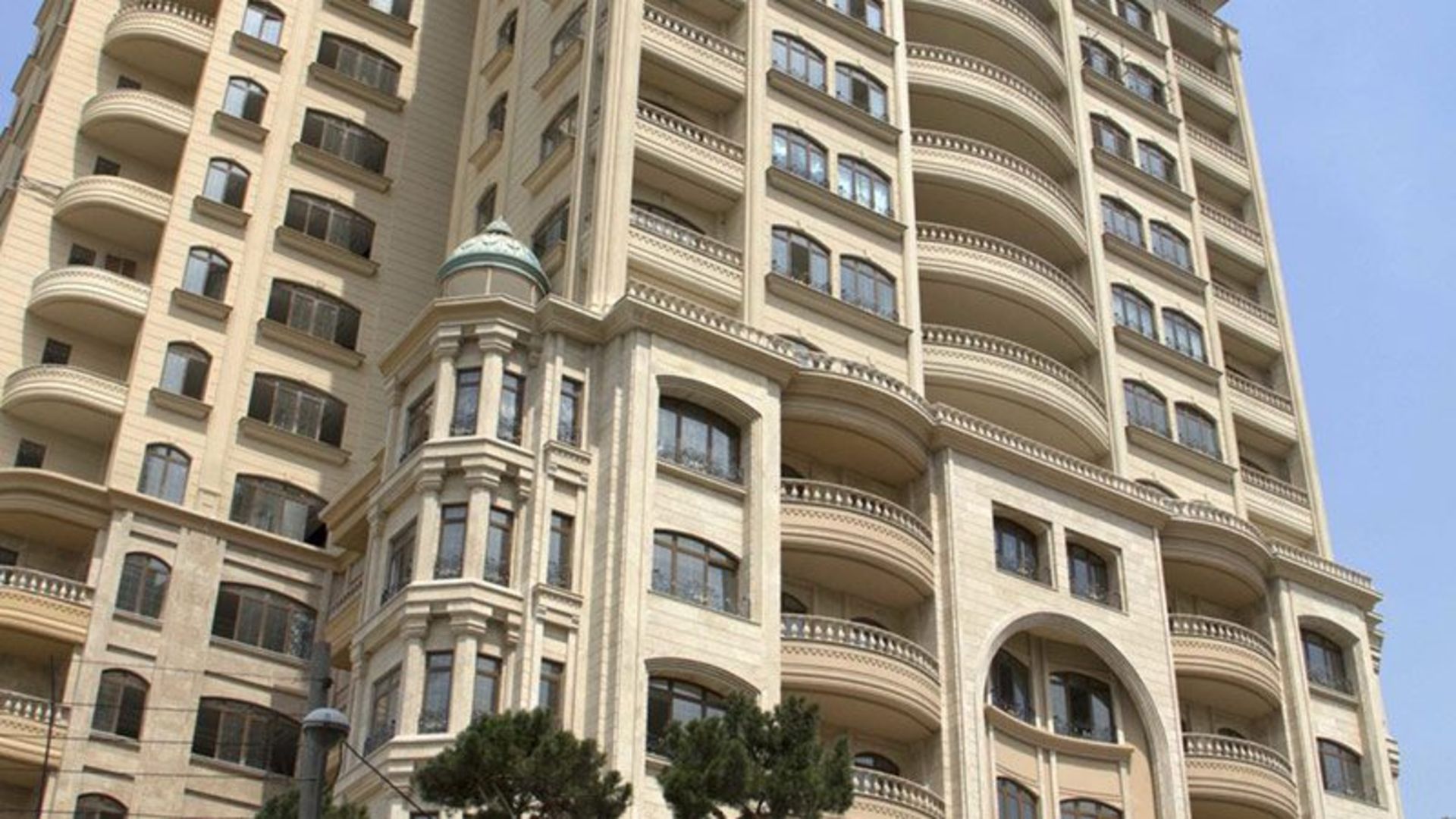 نمای بیرونی برج روما رزیدنس. منبع: وب سایت کیلید؛ عکاس: نامشخص