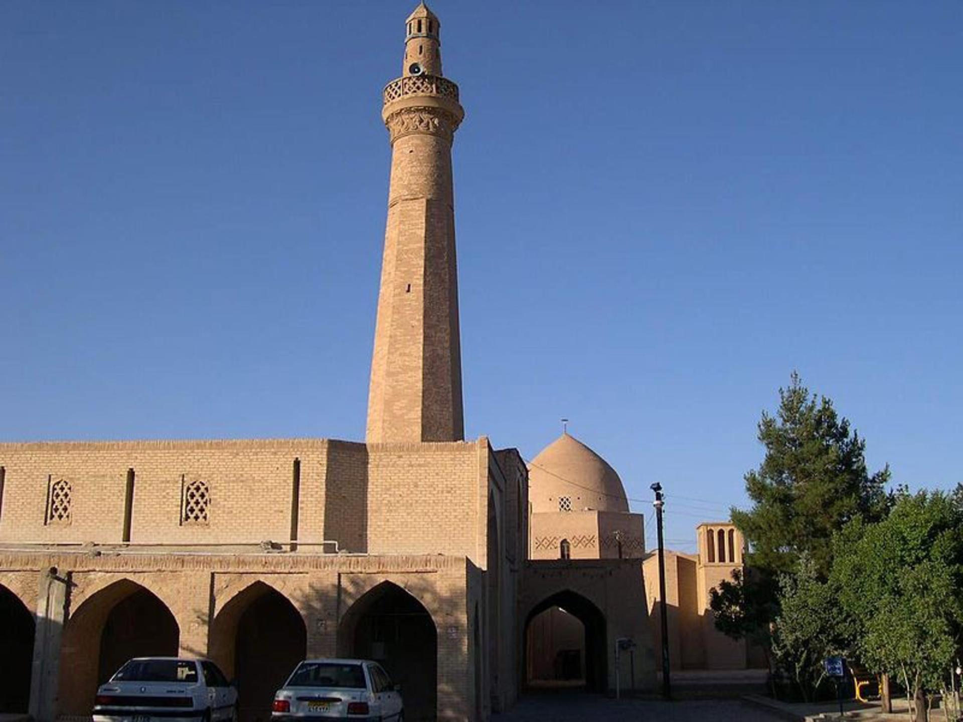 گنبد و مناره مسجد جامع نایین، منبع عکس: ویکی پدیا، عکاس: NAEINSUN