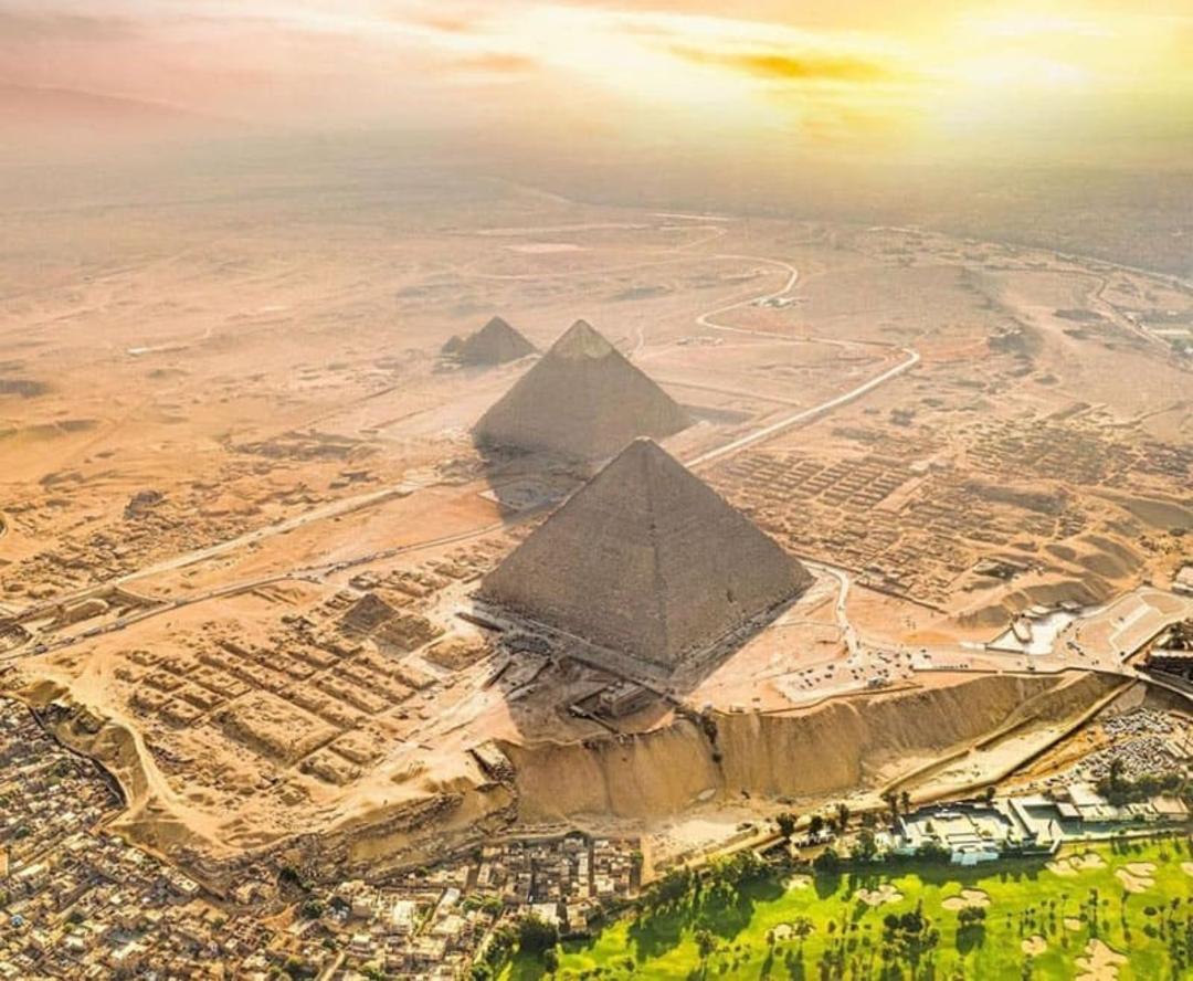 عکس هوایی اهرام مصر؛ منبع عکس: egyptandjordantours؛ نام عکاس: نامشخص