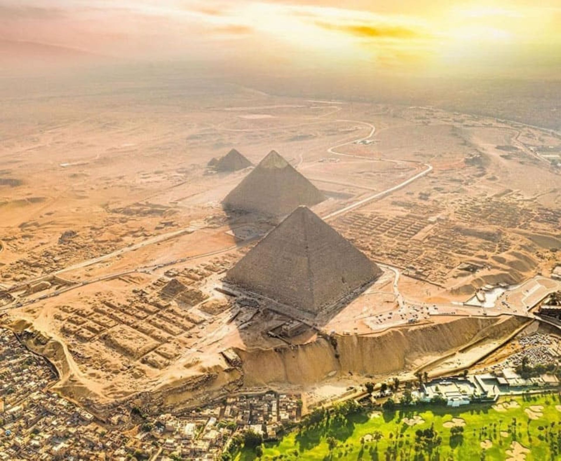 عکس هوایی اهرام مصر؛ منبع عکس: egyptandjordantours؛ نام عکاس: نامشخص