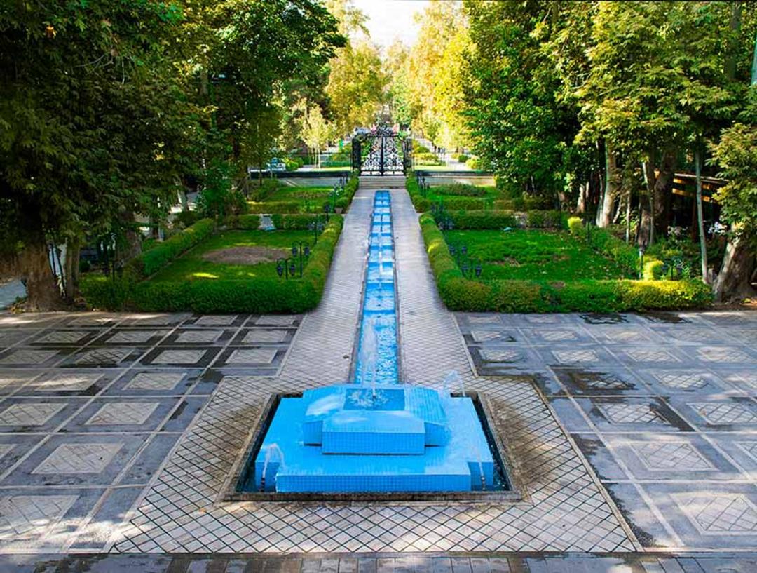 فضای سرسبز باغ فردوس تهران؛ منبع عکس: ویکی‌مدیا؛ عکاس: Transe-gomnam
