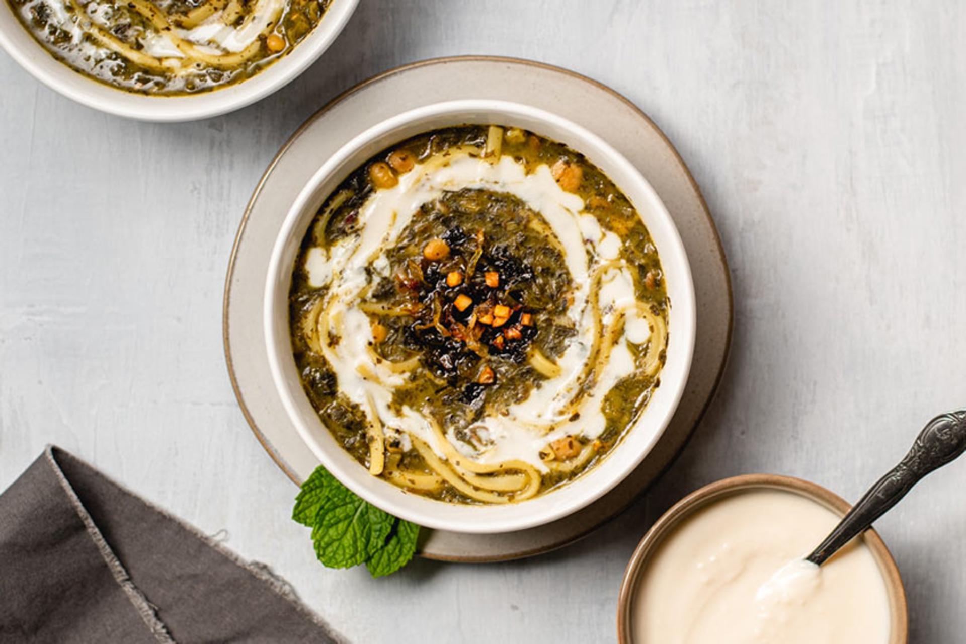 دو کاسه آش گندم شیر، منبع عکس: bakingstherapy.com، عکاس: نامشخص